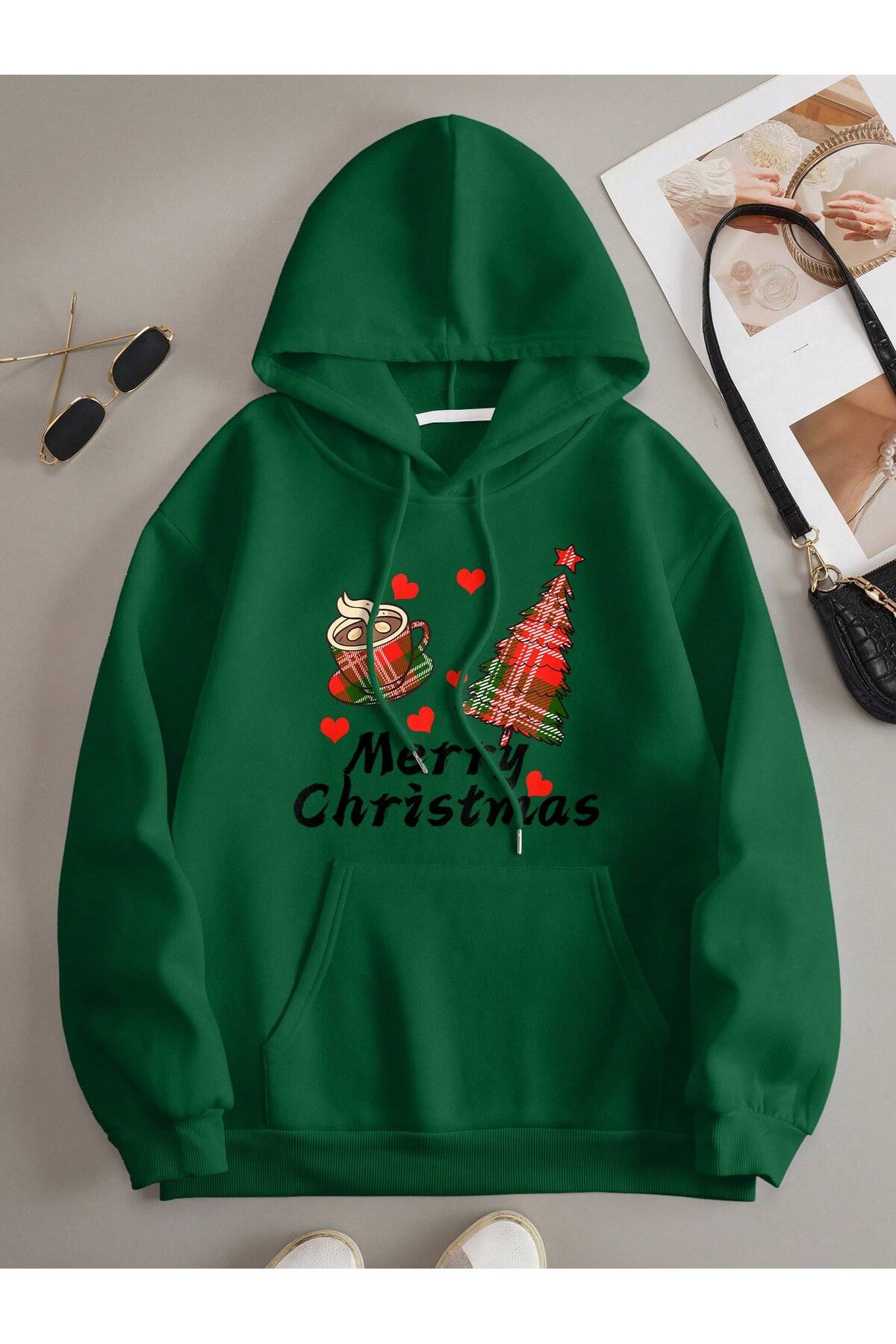 هودي بطبعة عيد ميلاد سعيد