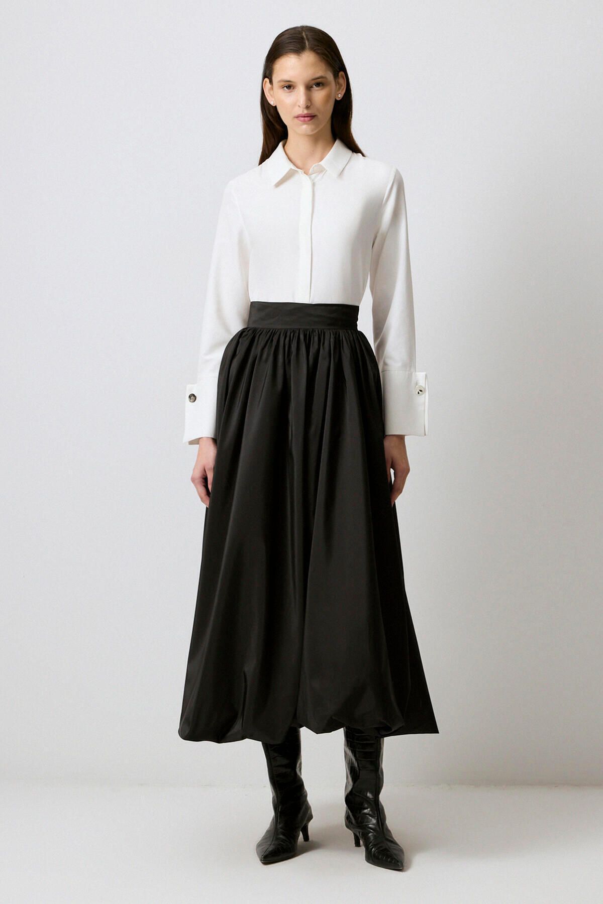 Touché Privé A CUT POPLIN SKIRT