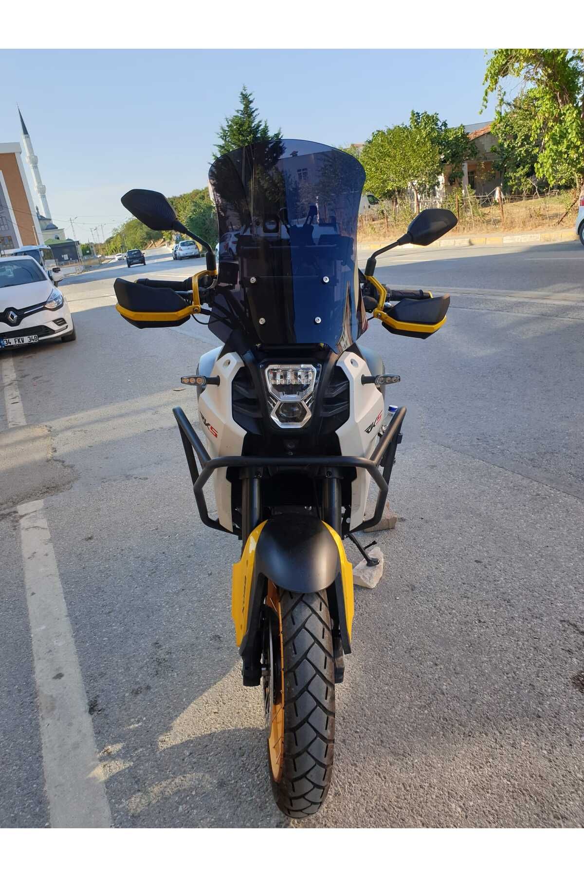 QJ SVT 650 X Siperlik Ön Cam 2023-2025 Model 50cm Siyah Renkli 4mm UZUN CAM