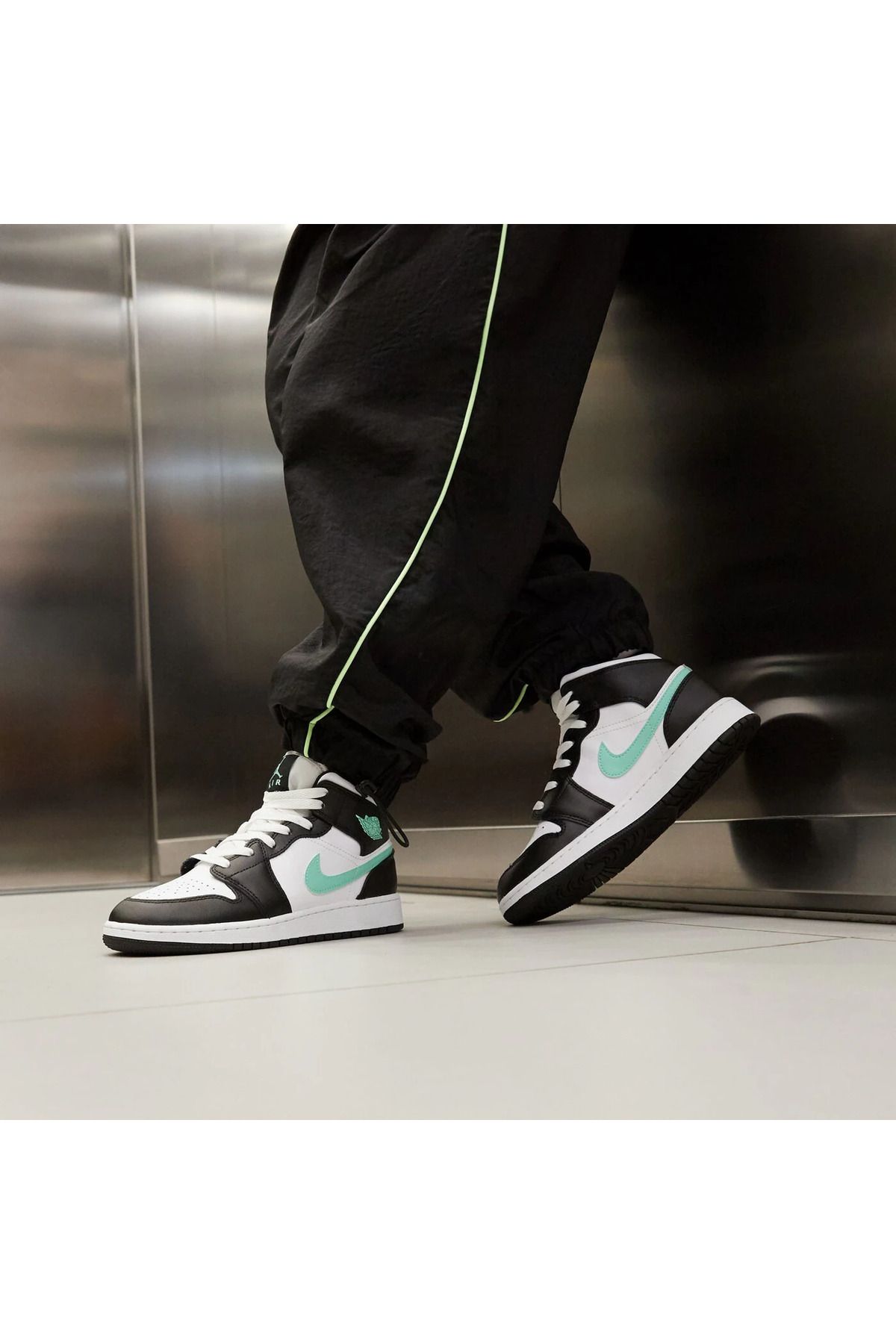 Nike Air Jordan 1 Mid (Gs) White/Green Glow-Black