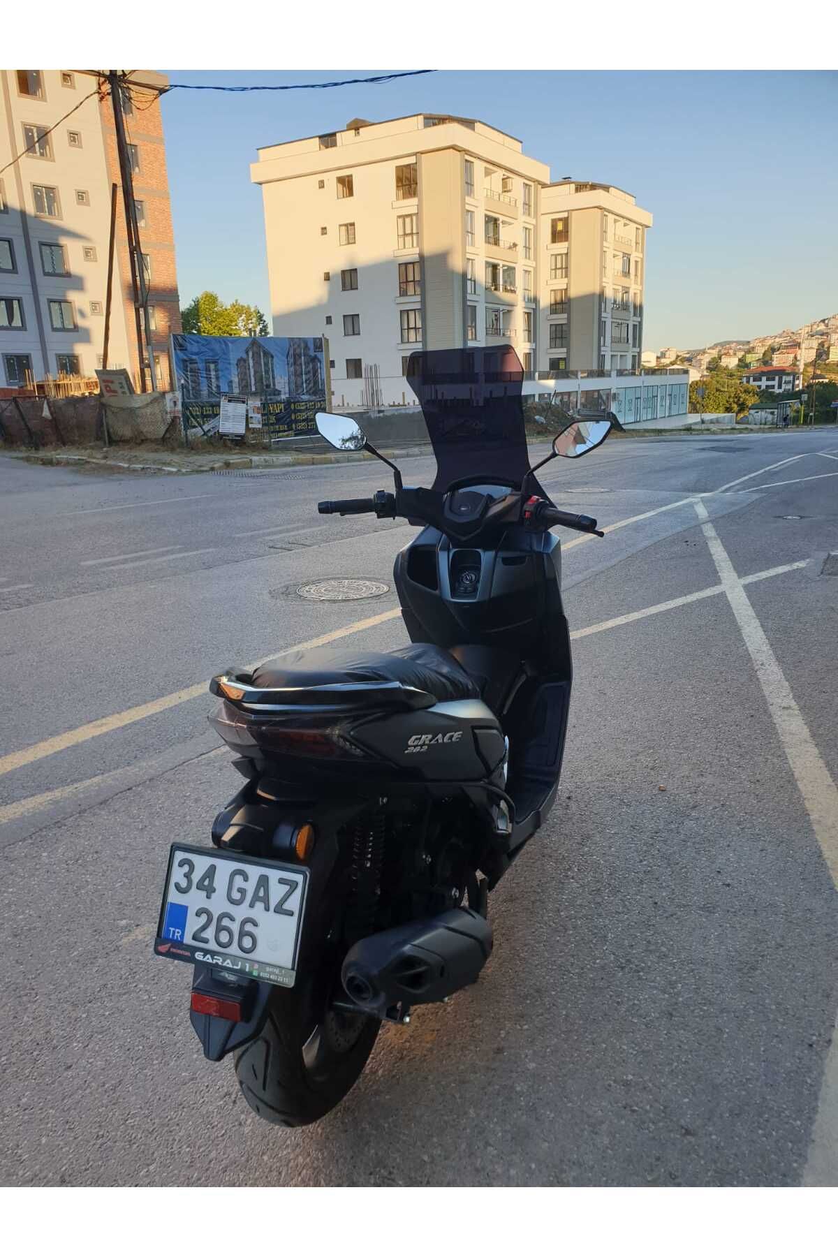 RKS Grace 202 Siperlik Ön Cam 2022-2025 Model 78cm Siyah Renkli 4mm UZUN CAM