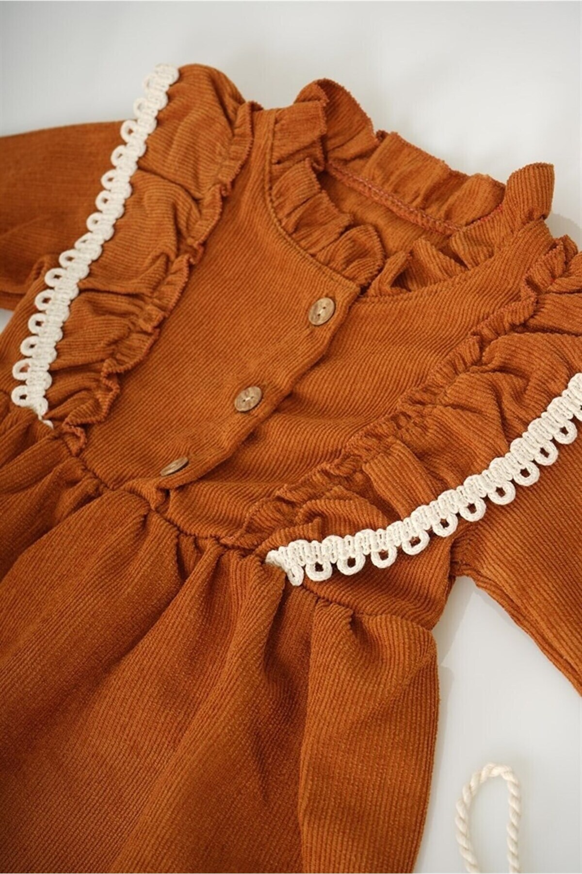 MİNİKO KİDS KIZ BEBEK UZUN KOL PAPATYA DESENLİ ÇANTALI BAYRAMLIK ELBİSE fotoğrafı 5 (önizleme)