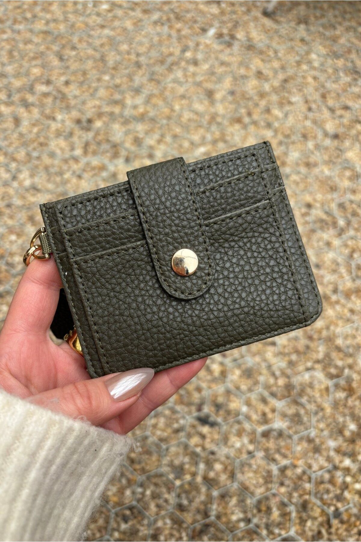 Yuka Atelier-Velina Minimal Wallet with Keychain and Card Holder Detail 2