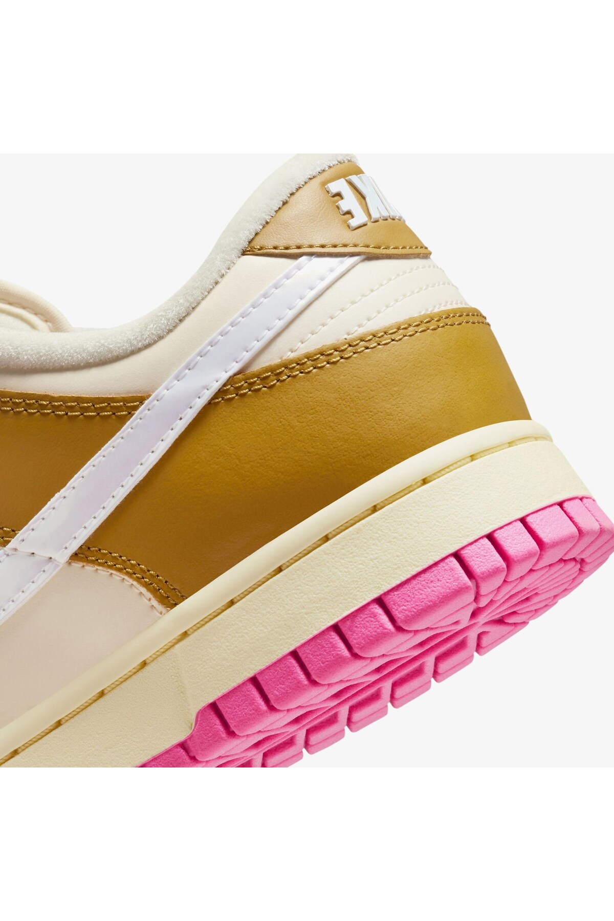 Nike Dunk Low SE 