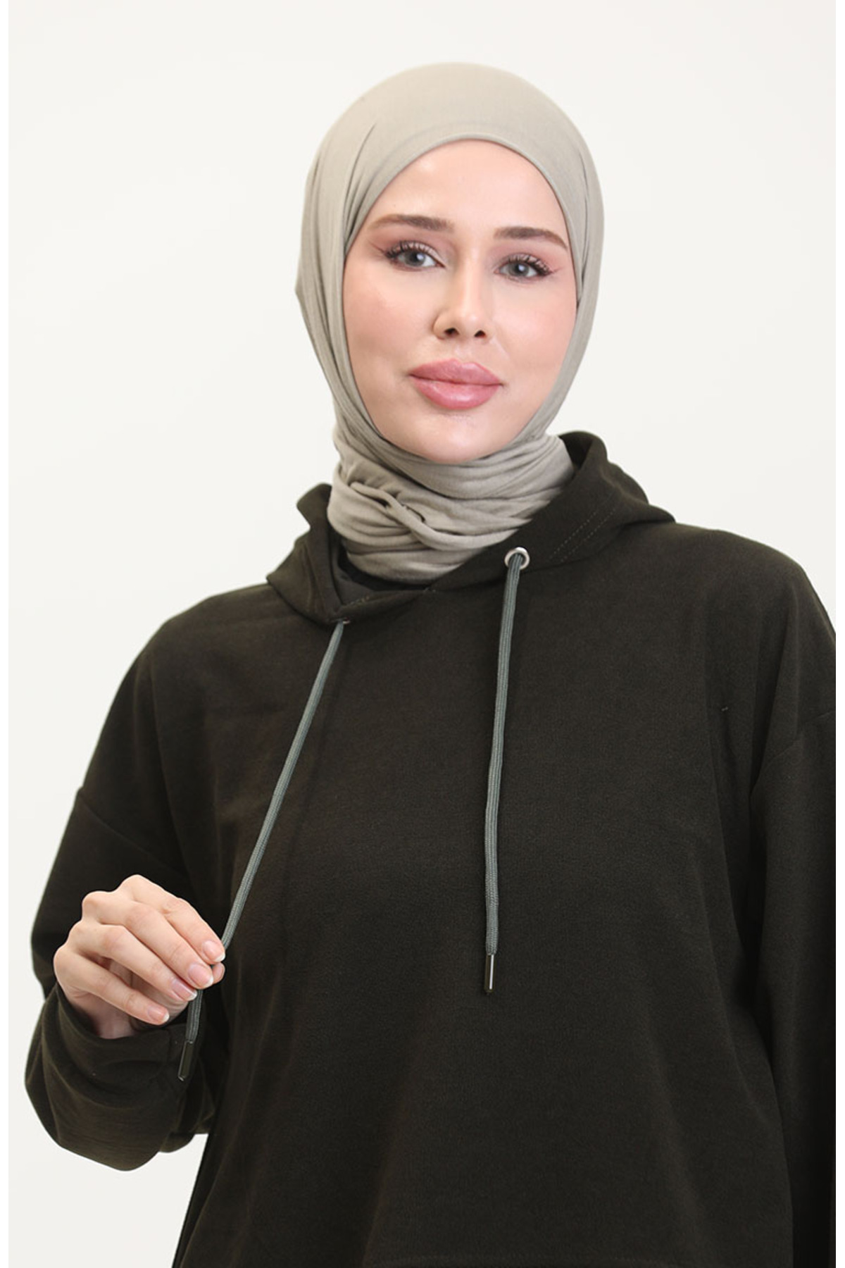 sefamerve-Khakigrünes Astana-Stoff-Tunika- und Hosen-Set mit Kapuze – 0553-02 3