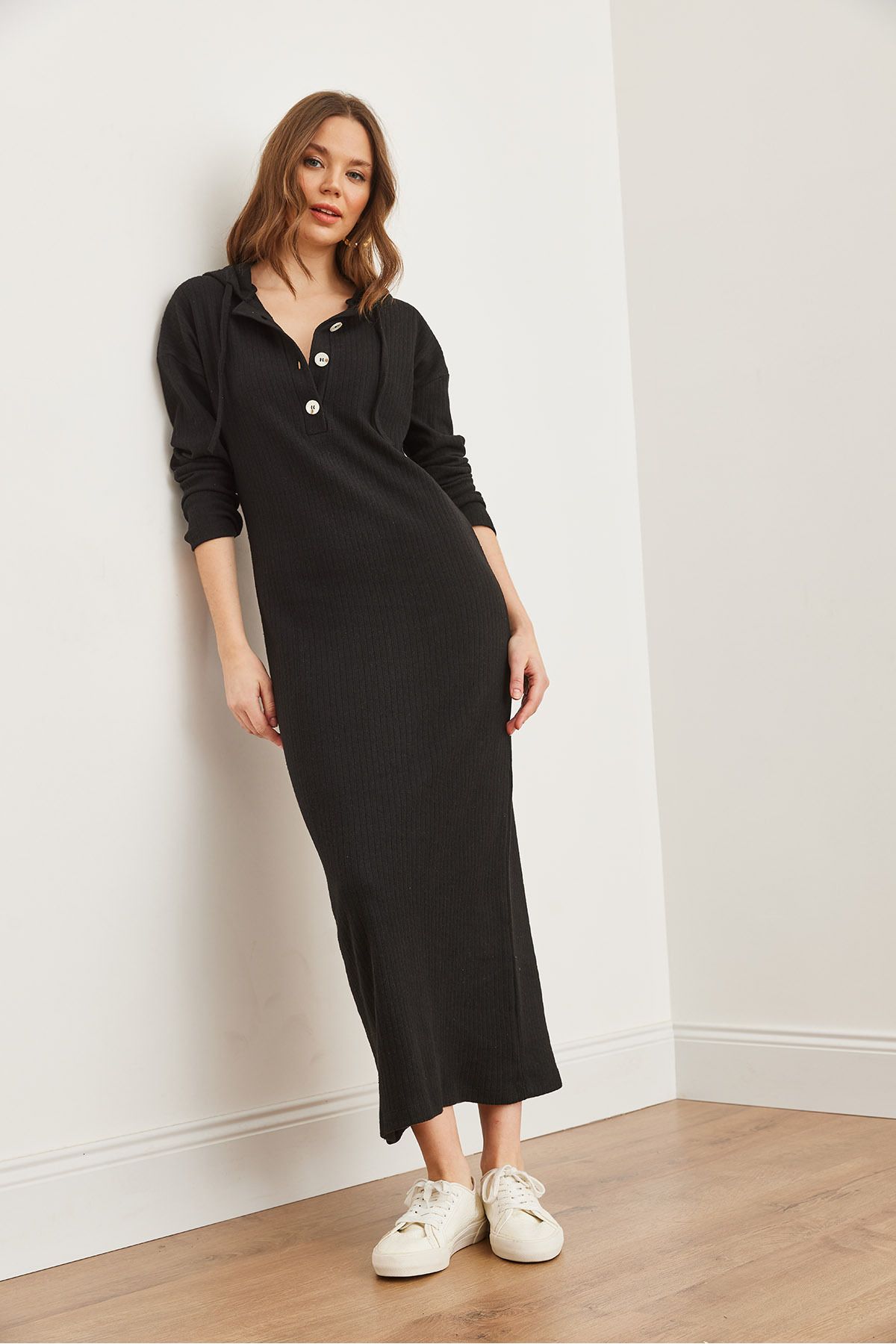 Kadın Siyah Düğmeli Kapşonlu Oversize Fitilli Maxi Elbise ELB-19002319
