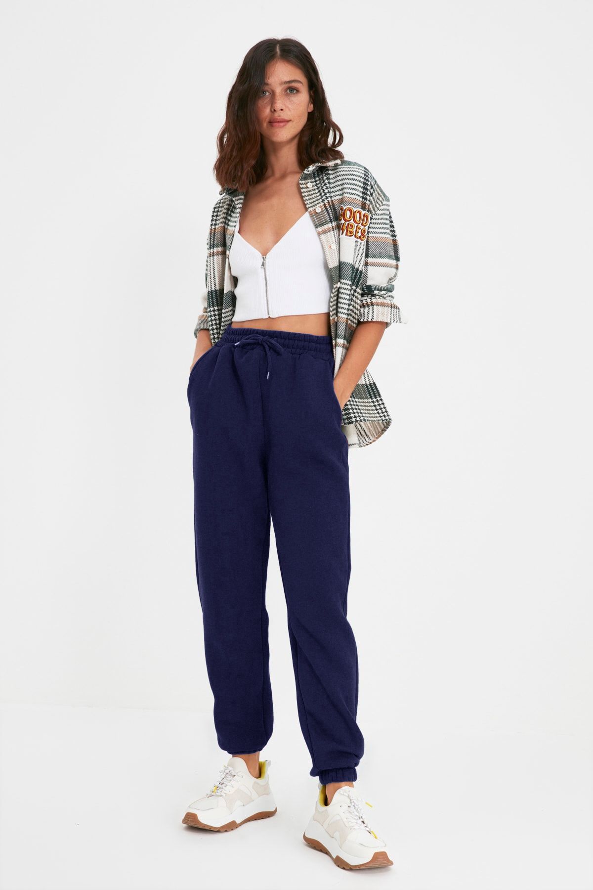 Trendyol Collection Granatowe Spodnie Dresowe Z Grubego Polaru Wewnątrz Basic Z Dzianiny Kobieta - M