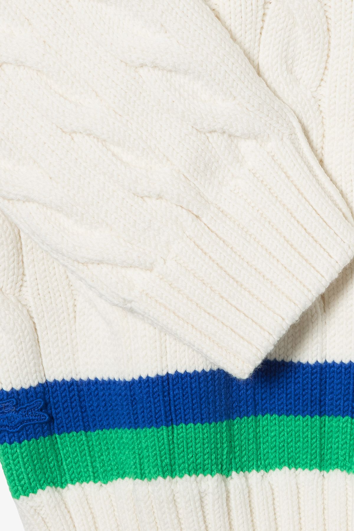 Lacoste-Sweater - Stylish and Comfortable 3