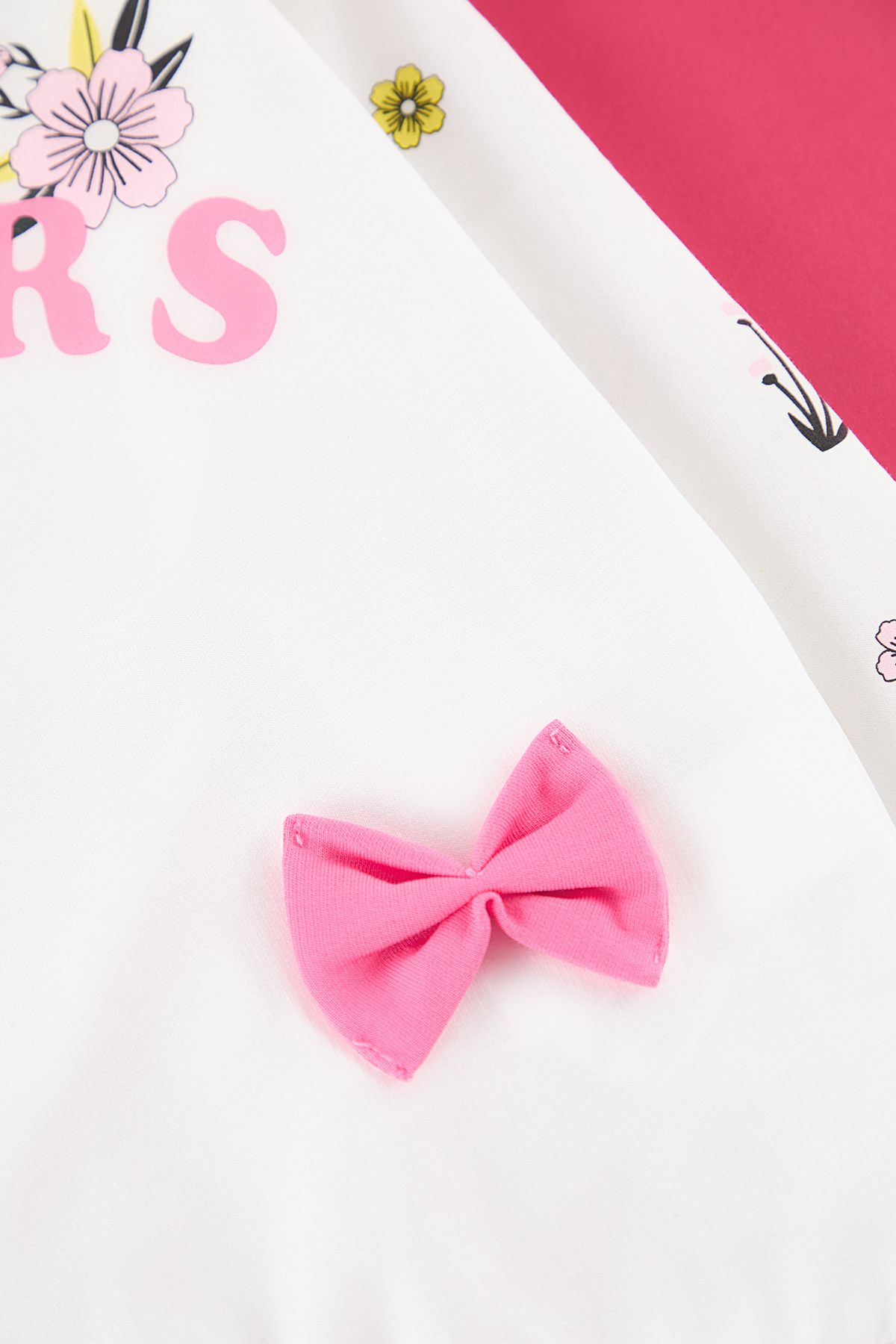 TRENDYOLKIDS-Ecru Slogan Knitted Bottom-Top Set Tkdaw25Au00159 3