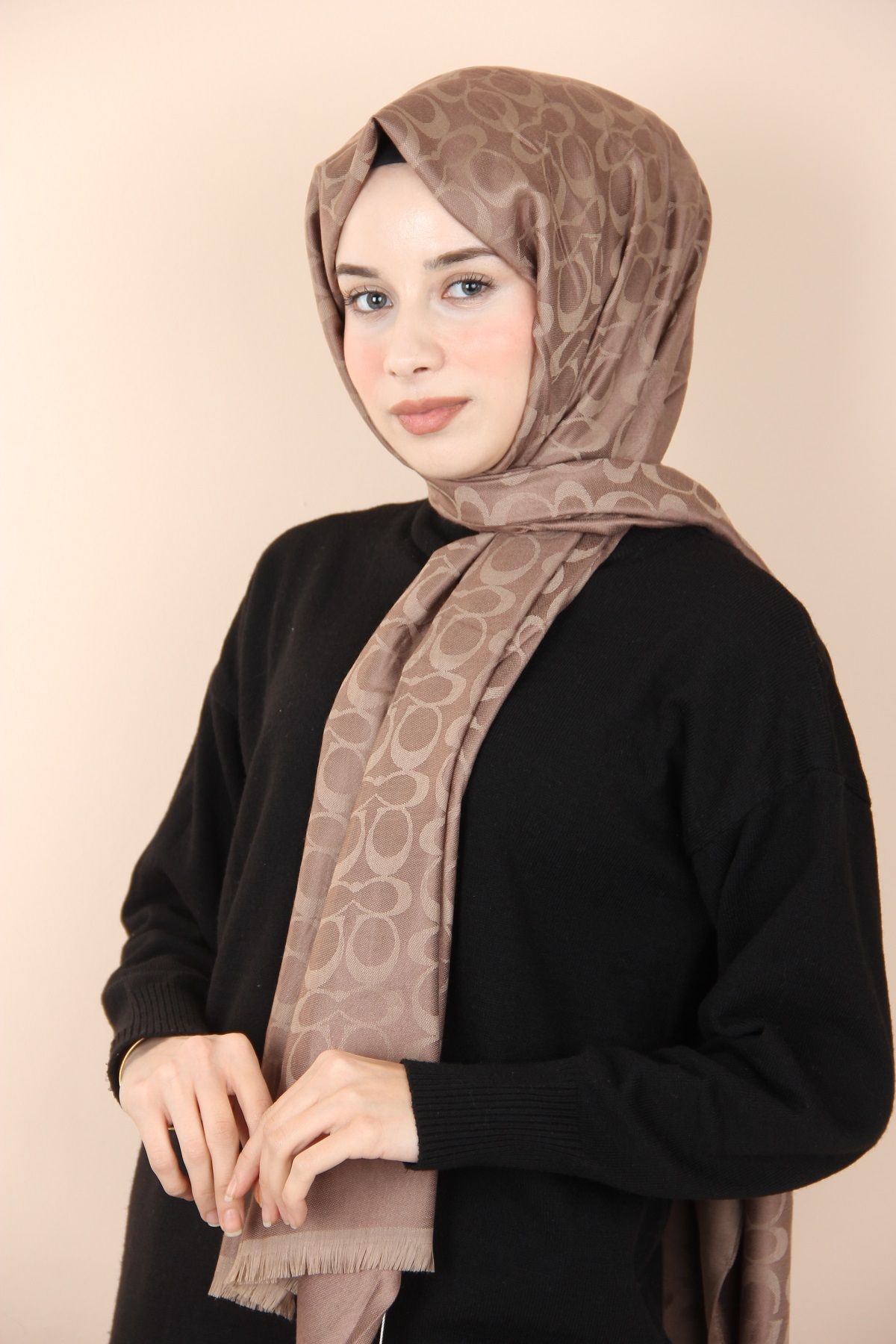 Nursima-Brown Sima Cch Favor Shawl 1