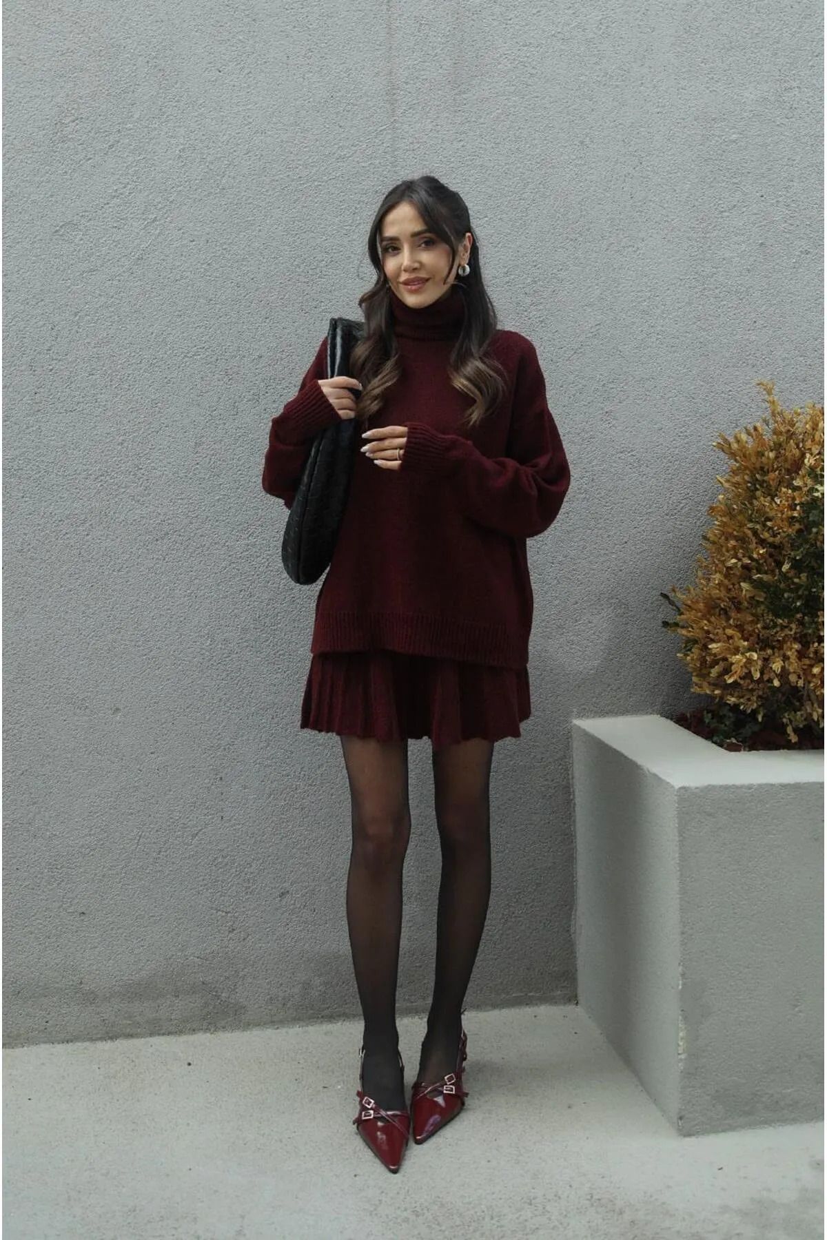 VOLT CLOTHİNG-Damen-Set mit plissiertem Minirock, Fischerpullover, Unterteil und Strickwaren 3