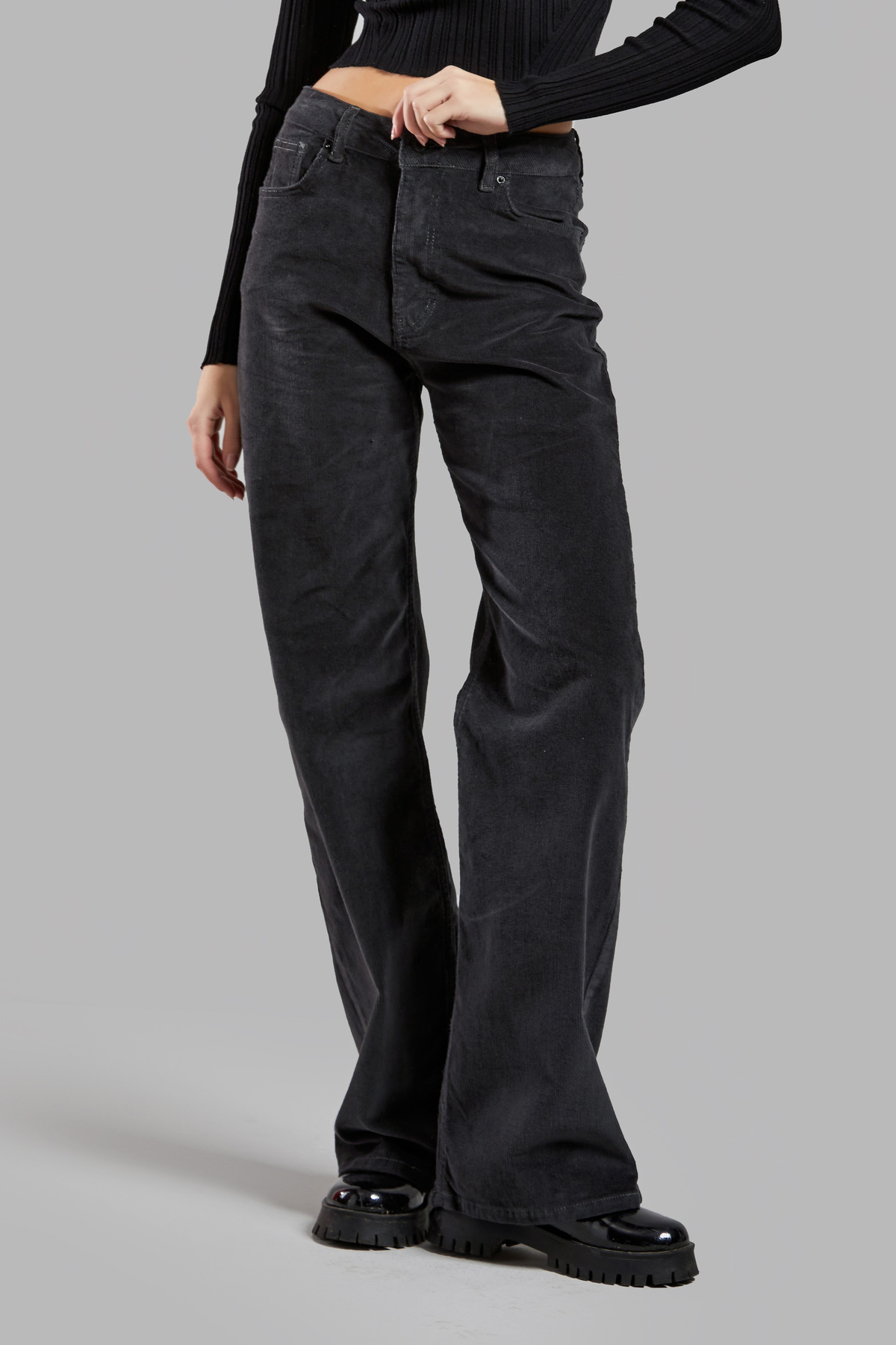 Women's Black Color 26w5-1 Straight Cropped Fit Slim Corduroy Velvet Trousers