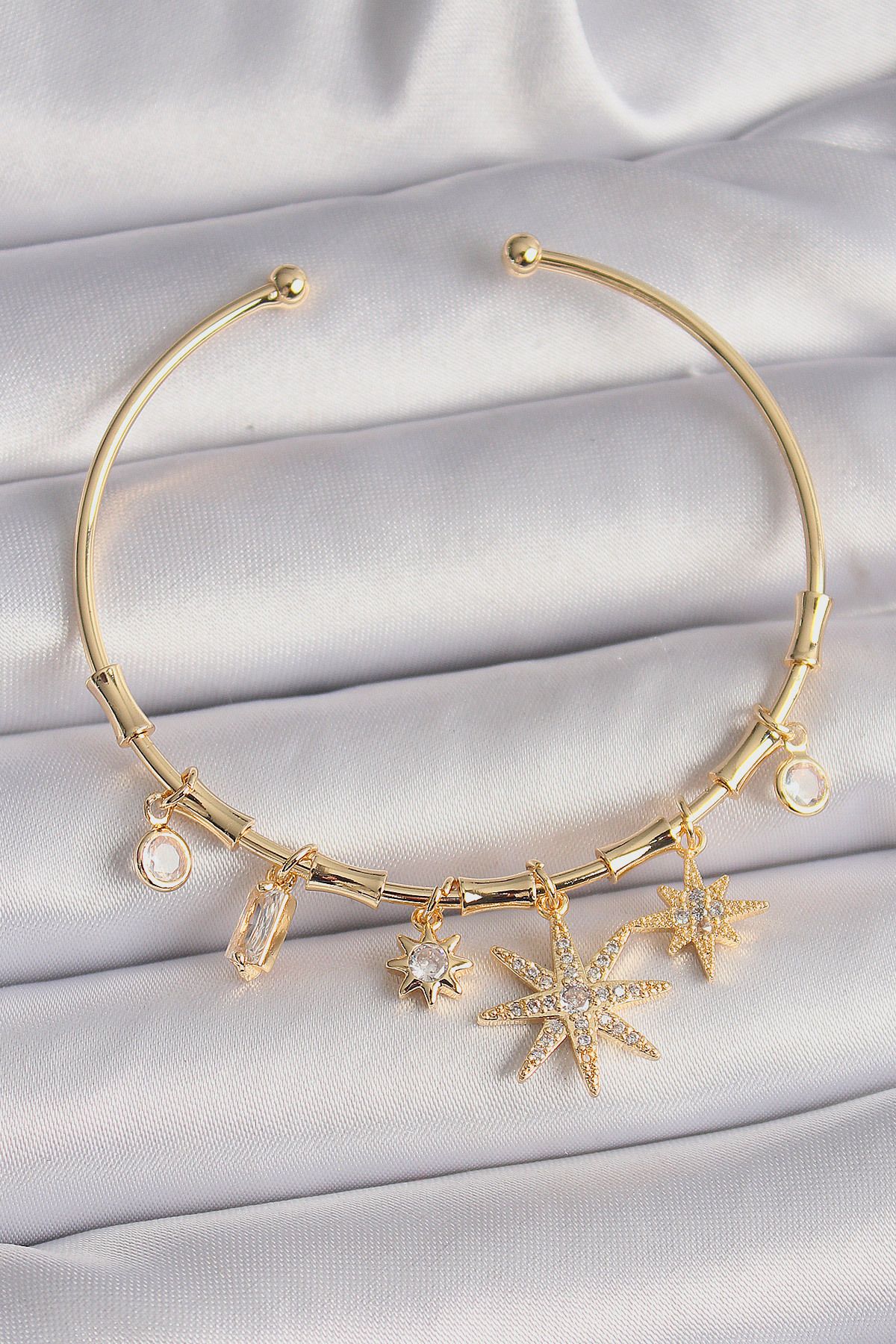 BirdoluSepet Pirinç Gold Renk Sallantı Zirkon Taşlı Kutup Yıldız Figür Charm Bileklik