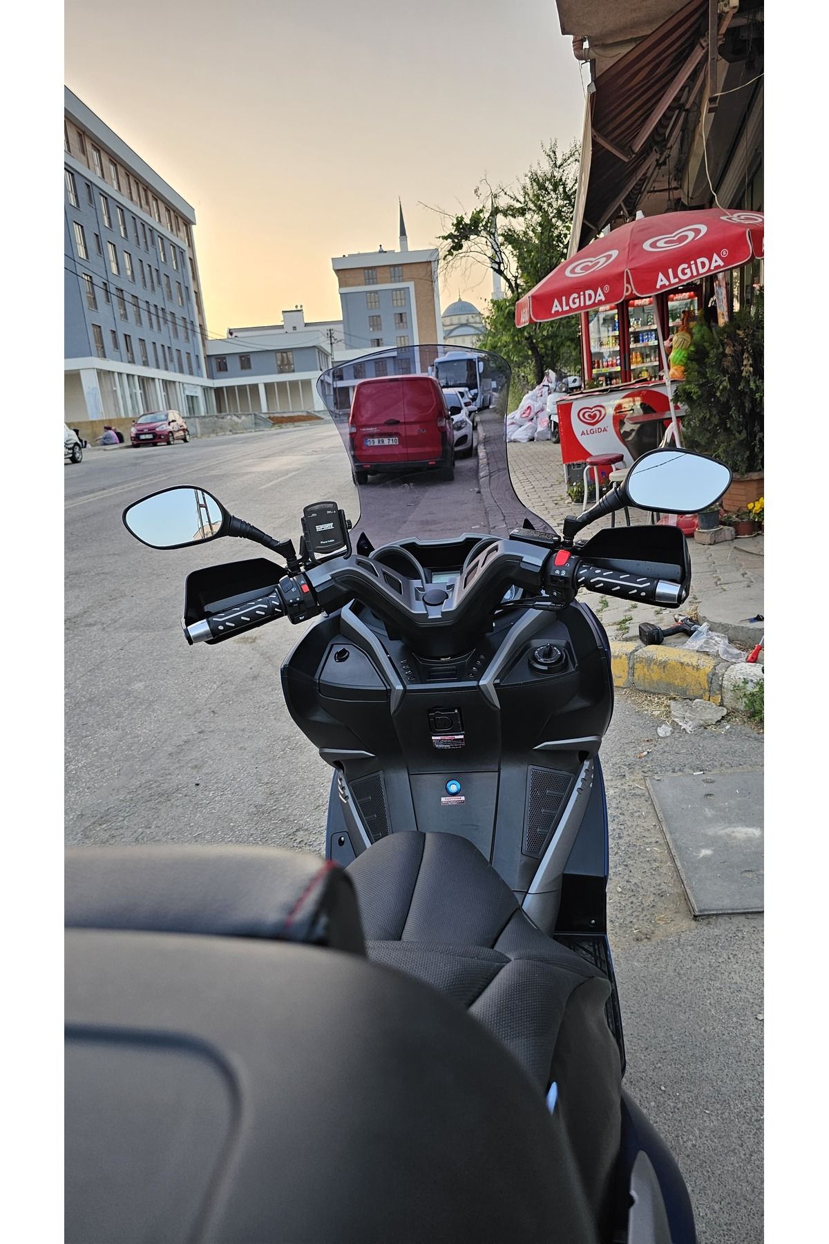 Arora GT 125 250 Siperlik Ön Cam 2023-2025 Model 83cm Füme Renkli 4mm UZUN CAM