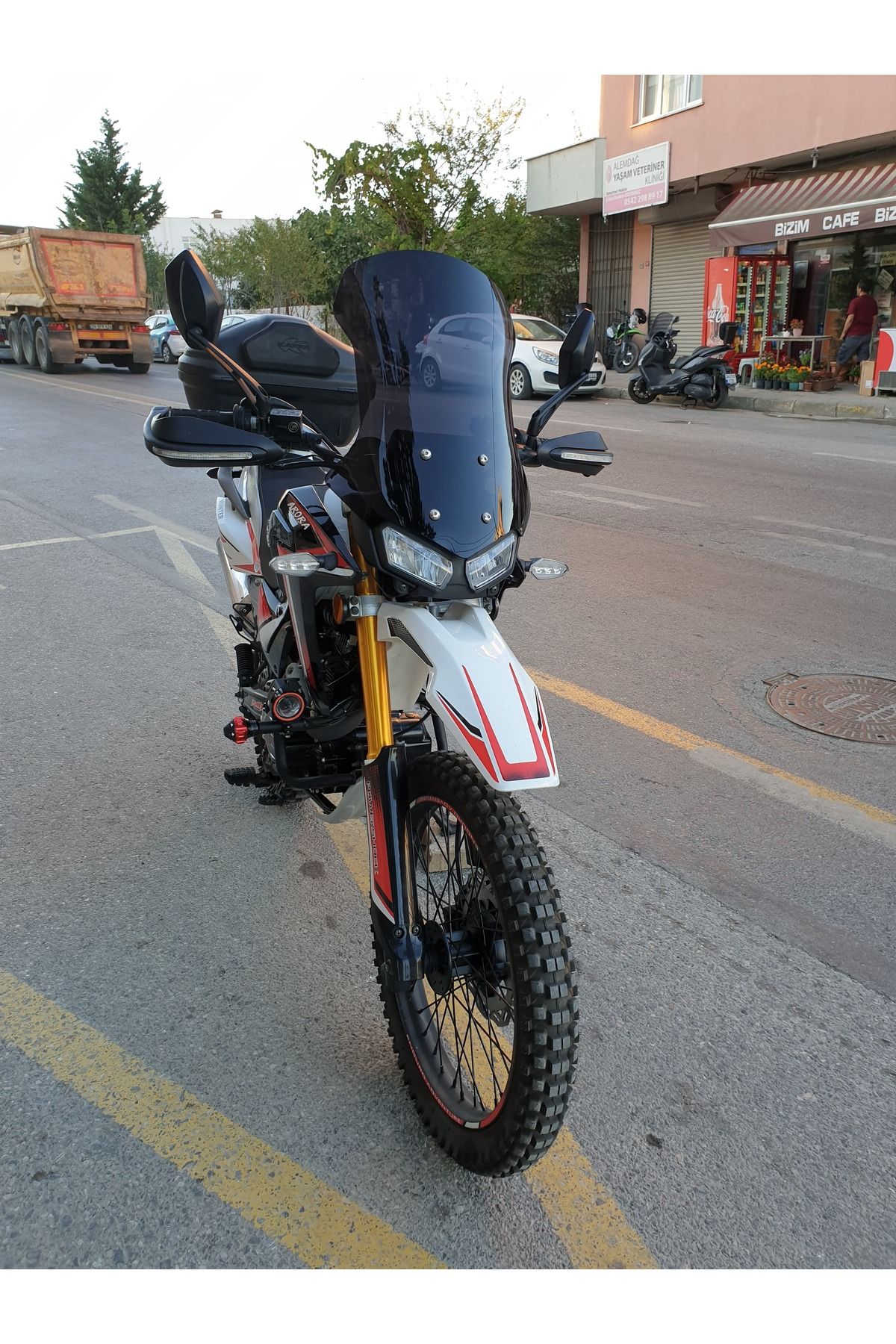 Arora CR 250 Siperlik Ön Cam 2025 Model 55cm Siyah Renkli 4mm