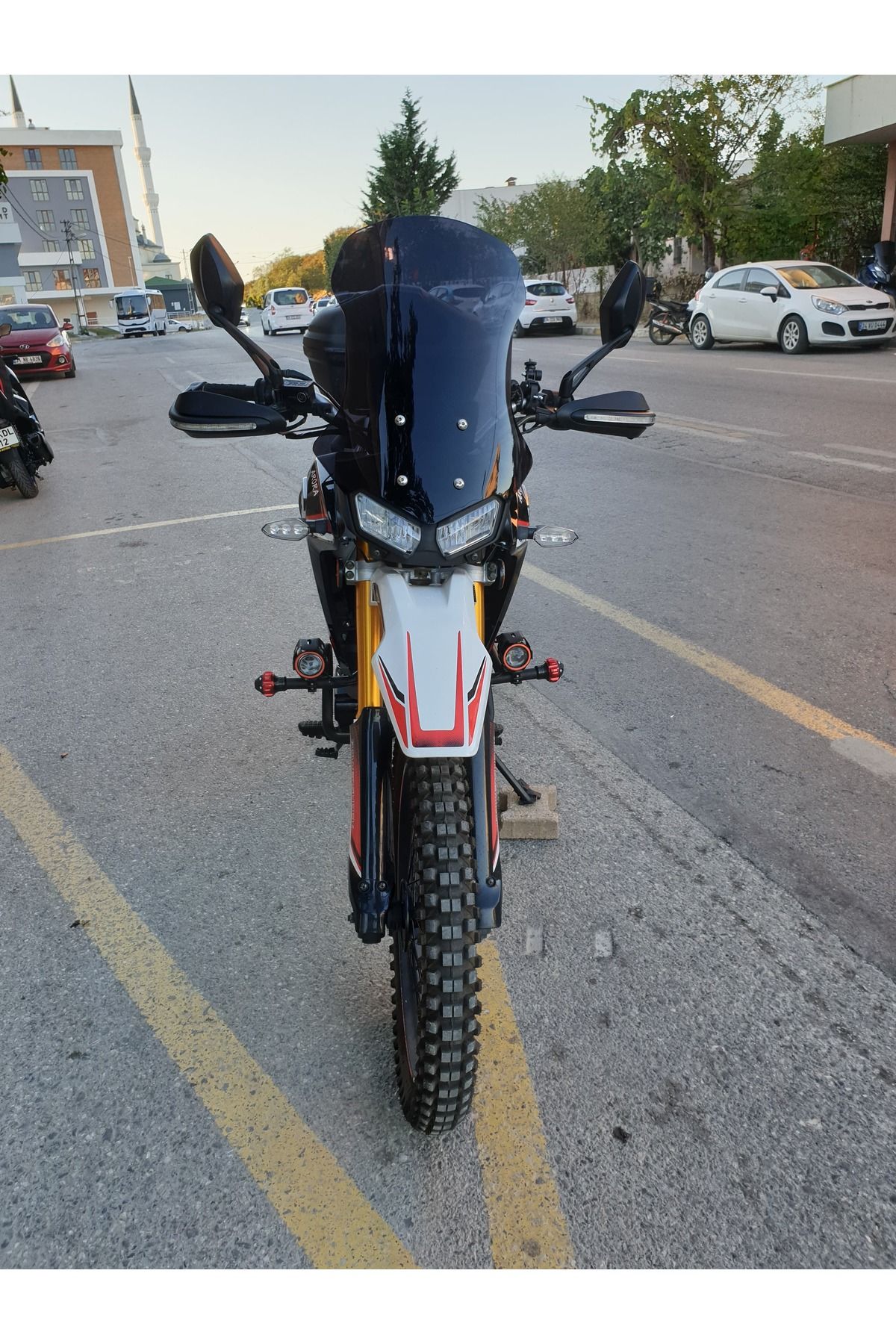 Arora CR 250 Siperlik Ön Cam 2025 Model 55cm Siyah Renkli 4mm