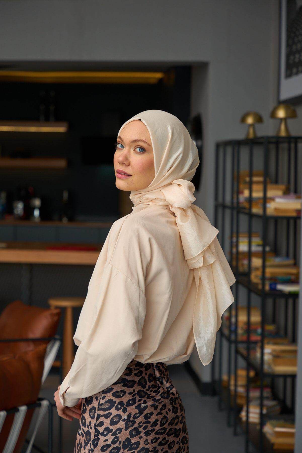 İpekhan-Plain Pattern Voile Shawl Cream Voile Silk Shawl - 9800-20 3