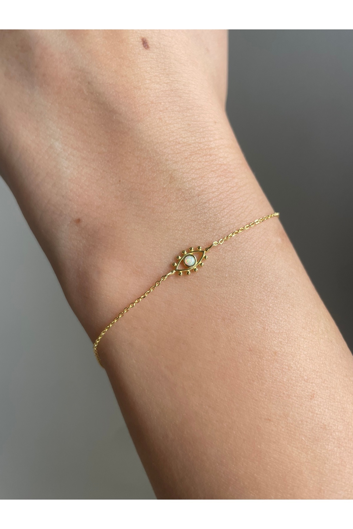 Sade Accessory Beyaz Opal Taşlı Göz Bileklik