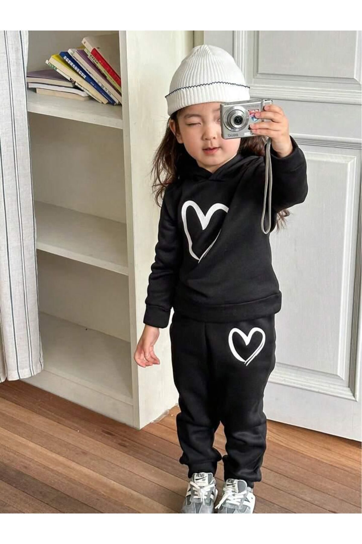 FoxSkin Sportswear&Company Kalp Logolu Pamuk Çocuk Takım - Siyah Sweatshirt Jogger Baskılı Kız Erkek Çocuk Kapüşonlu