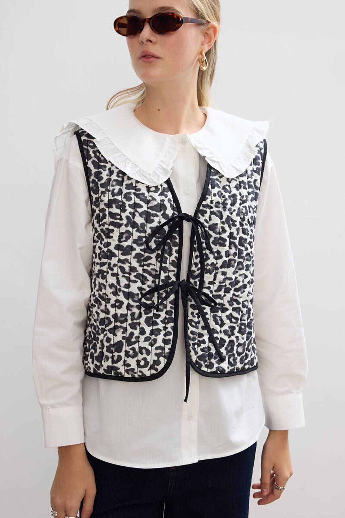 BE BLUE-Leopard Quilted Vest 3