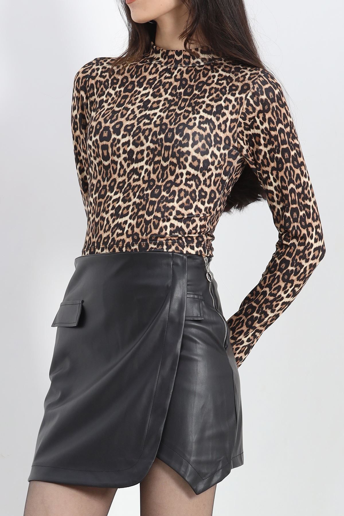 Moka Shopin-Leopard Print Mokashopin Diver Fabric Crop Blouse - 19352.1567 3