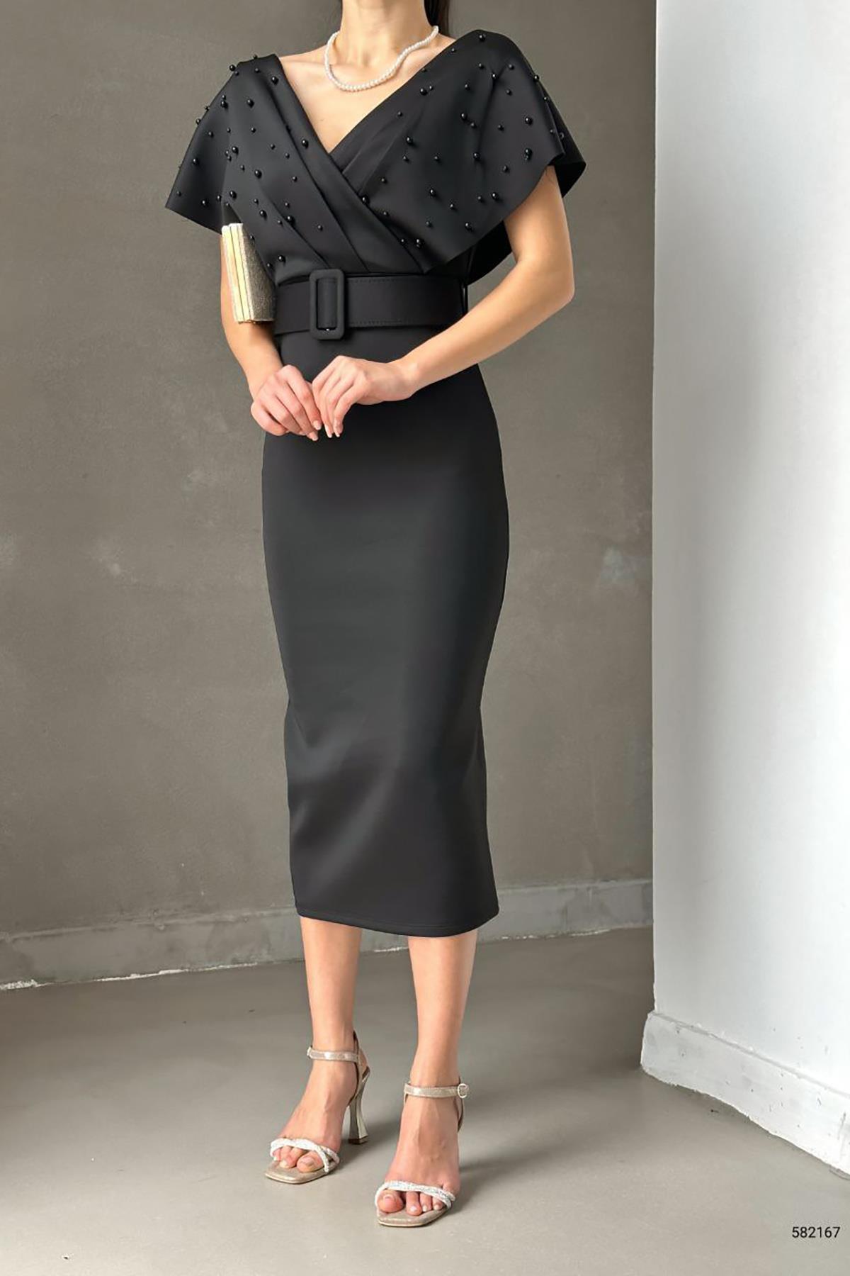 Deafox-Schwarzes, mit Gürtel versehenes Kleid aus Tauchstoff mit Perlendetail 4