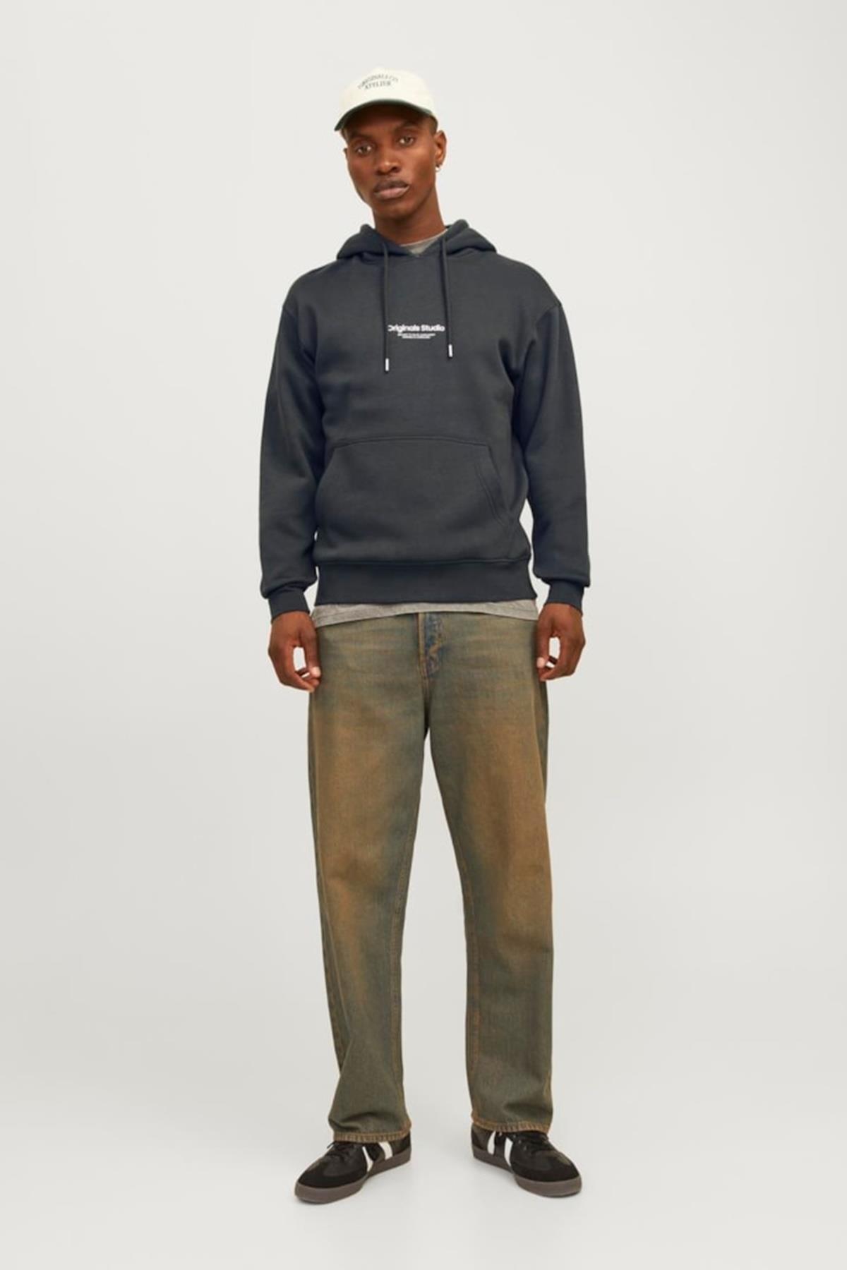 سویشرت مردانه کلاه‌دار خاکستری تیره ۱۲۲۴۱۶۸۷_JORVESTERBRO SWEAT HOOD NO جک اند جونز سویشرت Jack & Jones