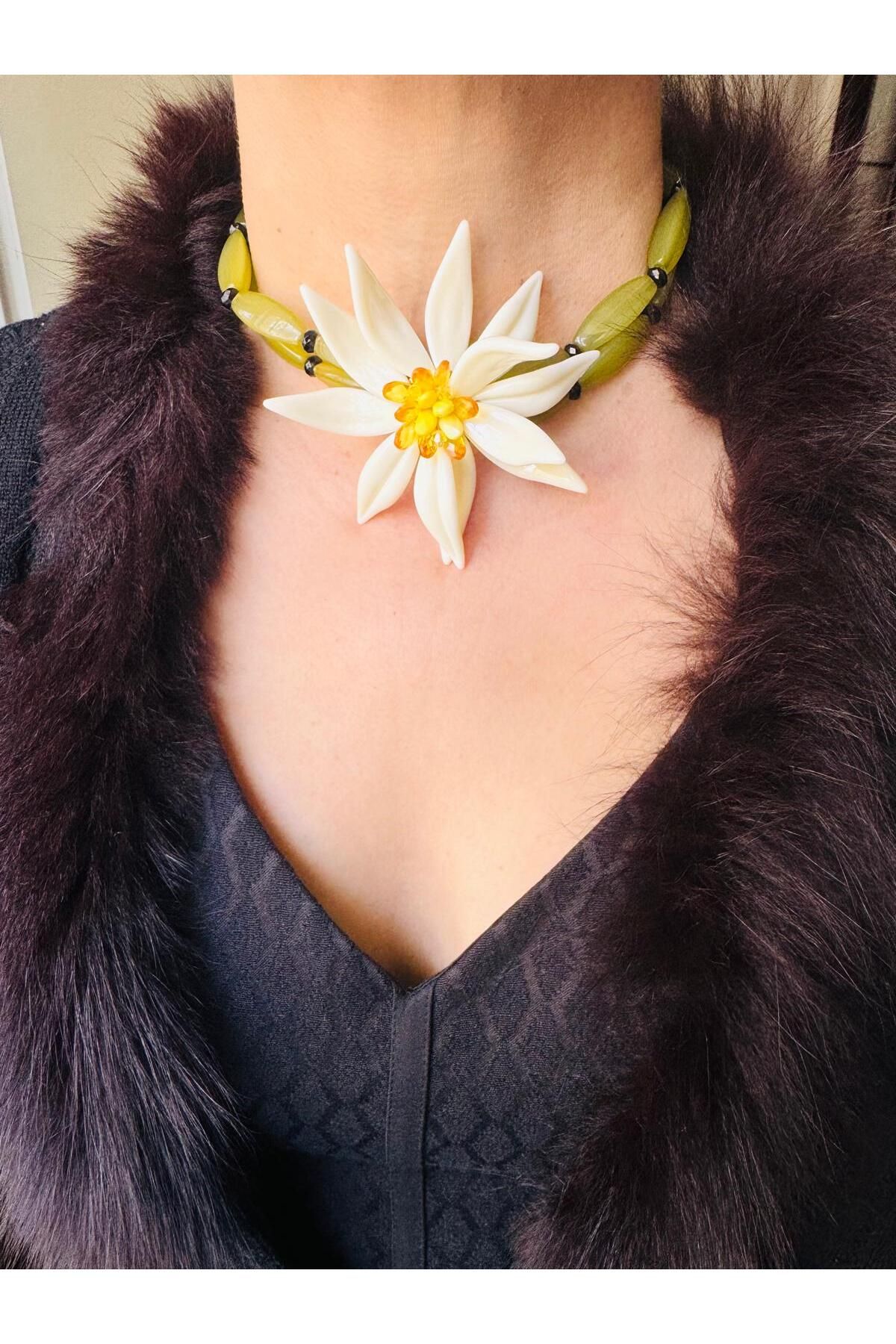 DEVİ fashion-Bone Pattern Bead Flower Necklace 3