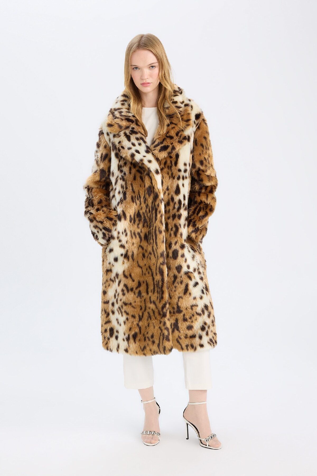 DeFacto-Relax Fit Leopard Print Jacket Collar Long Faux Fur Coat with Pockets D4005Ax24Wn 1