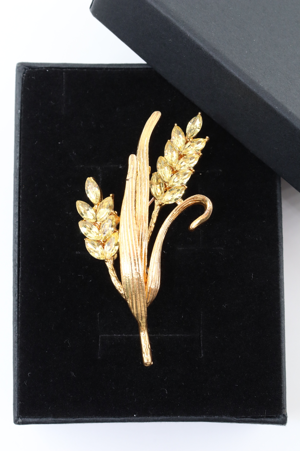 Symbol of labor and hope Wheat spike brooch, Gold tone diamond-cut stone men's women's lapel pin