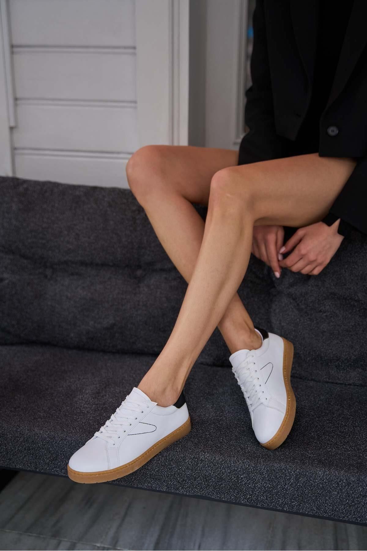 Madamra-Biało-czarne damskie buty sportowe z podeszwą retro 3