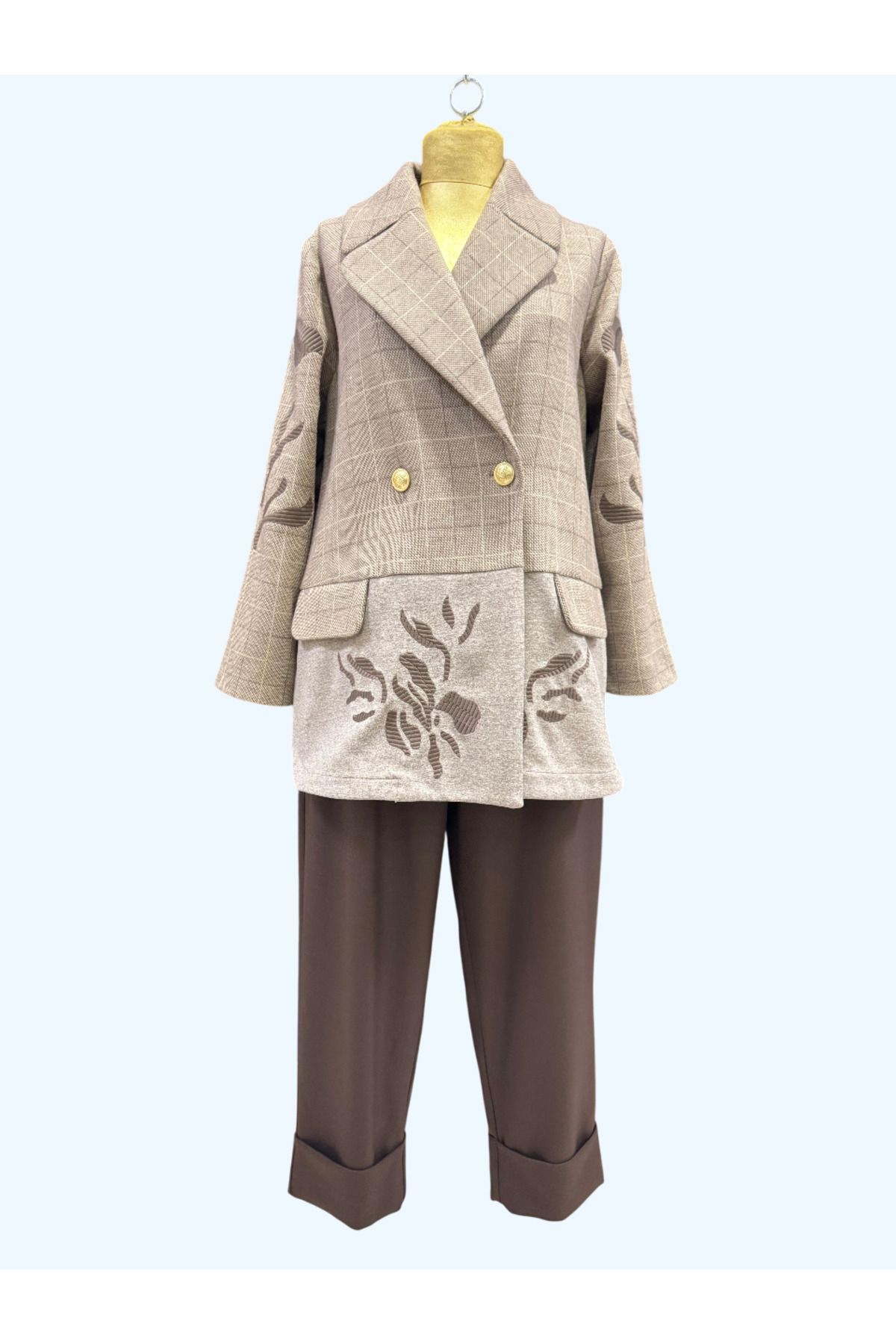 Ghisa-Blazer Suit with Embroidery Detail 4