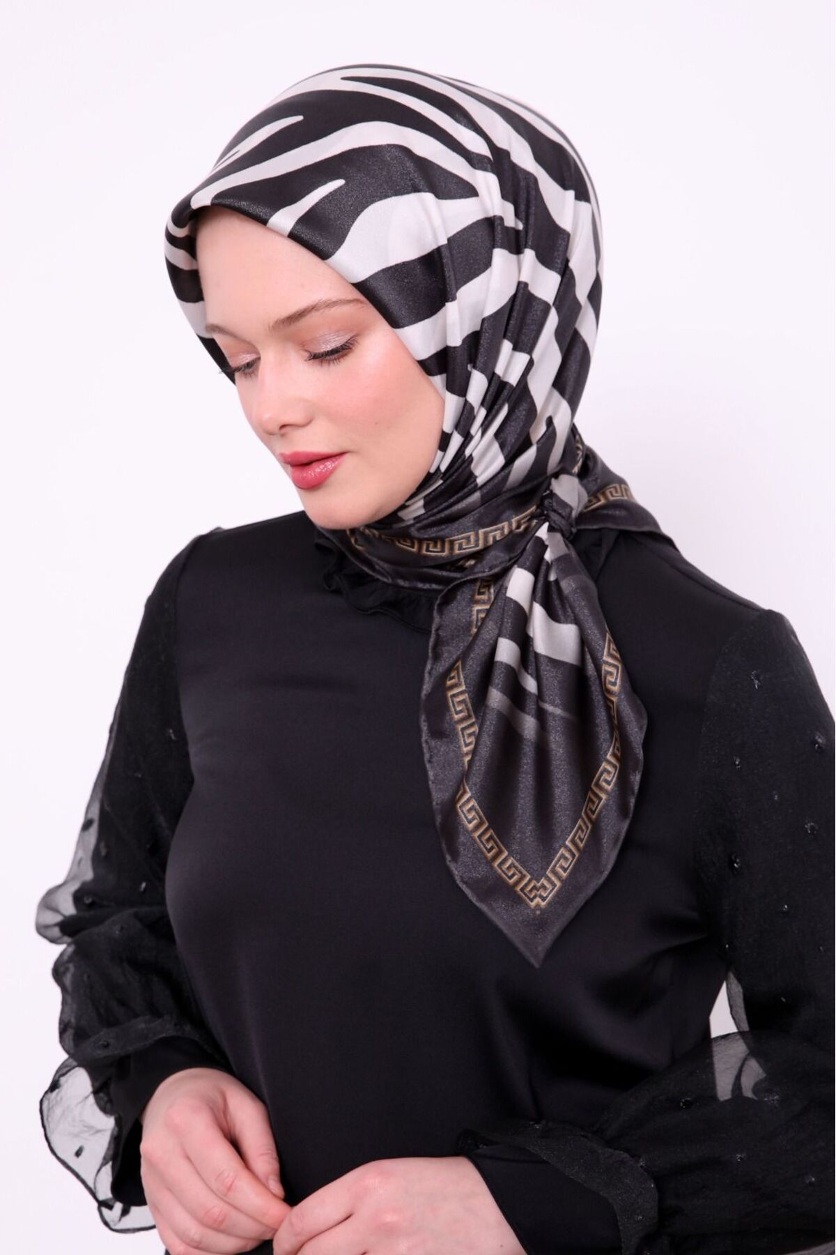Levidor-Leopard Zebra Houndstooth Pattern Glittering Crystal Scarf 1