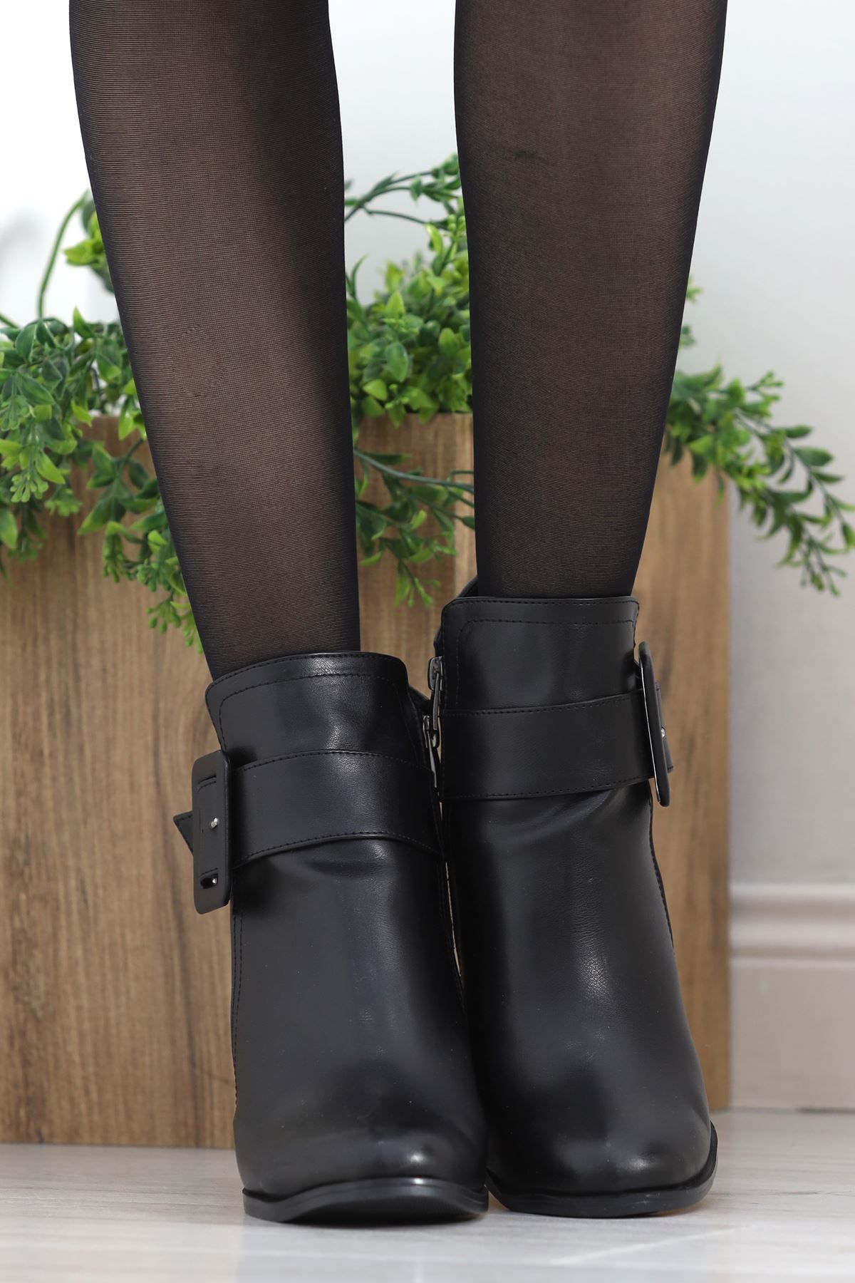 Ramby-8 cm Heeled Belt Detailed Black Boots - 20199.0264 4