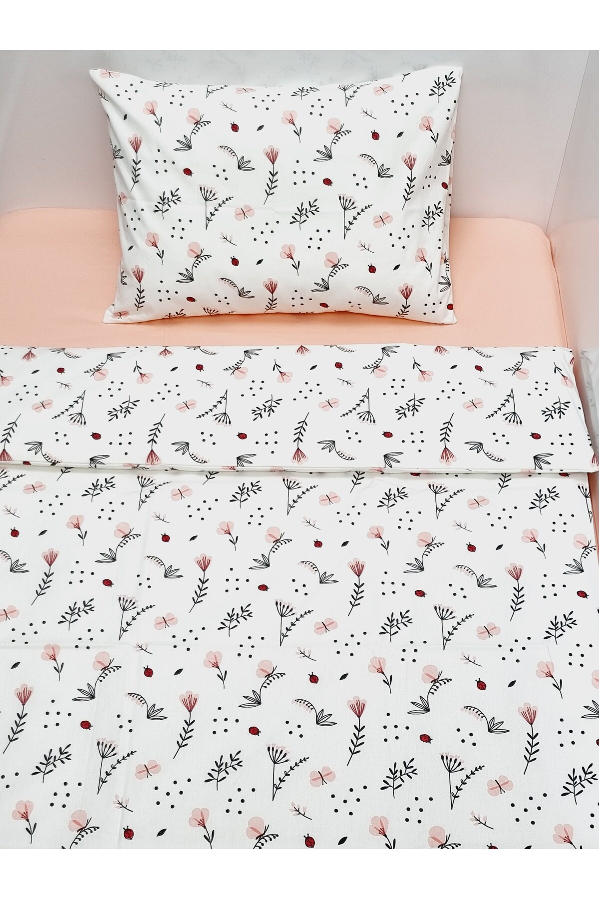 Yada Baby %100 Pamuklu Kumaştan Bebek Park Beşik 5 Parça Yorgan Ve Nevresim Takımı (70 X 120 CM) fotoğrafı 4 (önizleme)