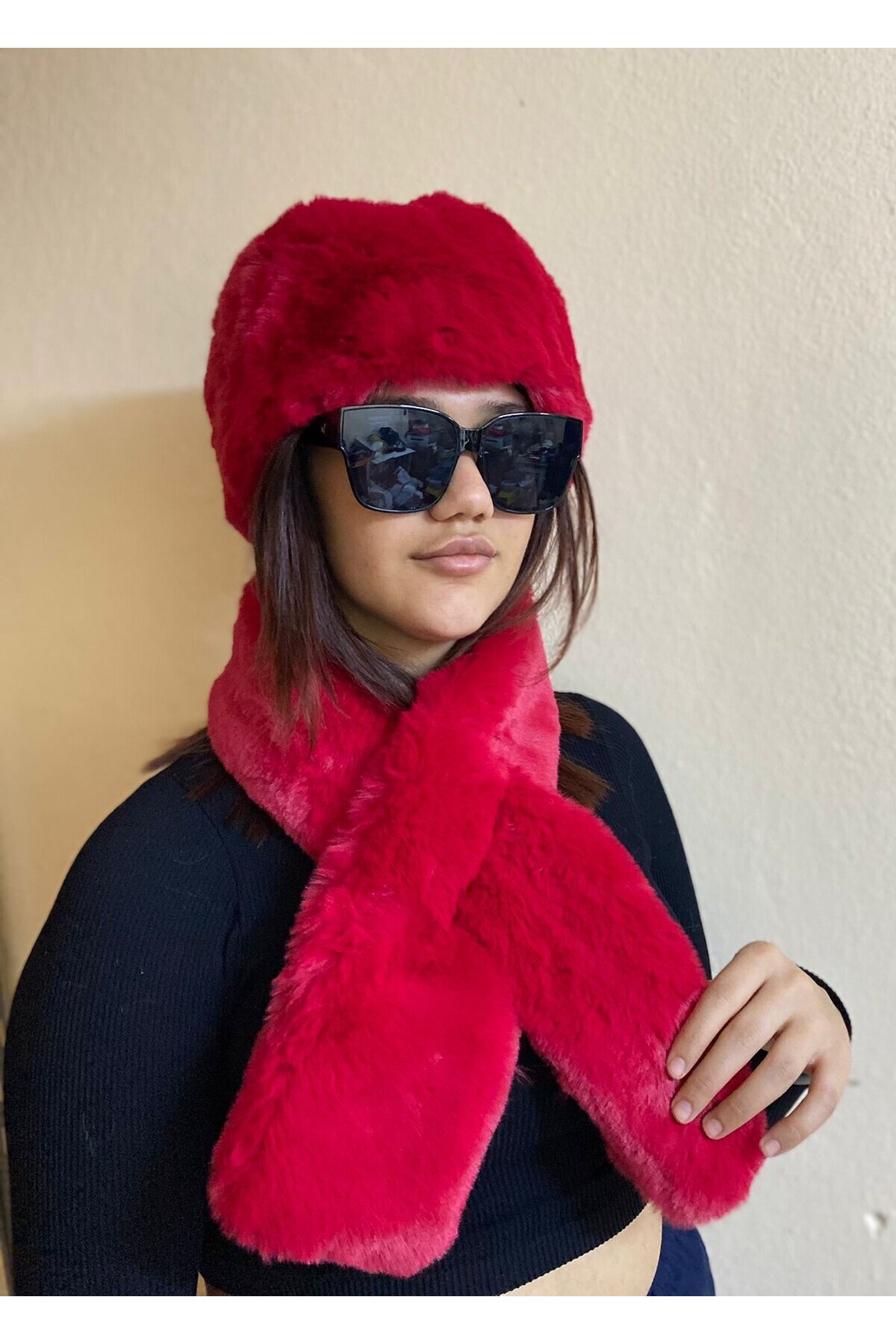 sema aksesuar Sevgililer Günü Hediyesi Tüylü Peluş Kalpak Şapka Ve Atkı Takım - Kışlık Suni Kürk