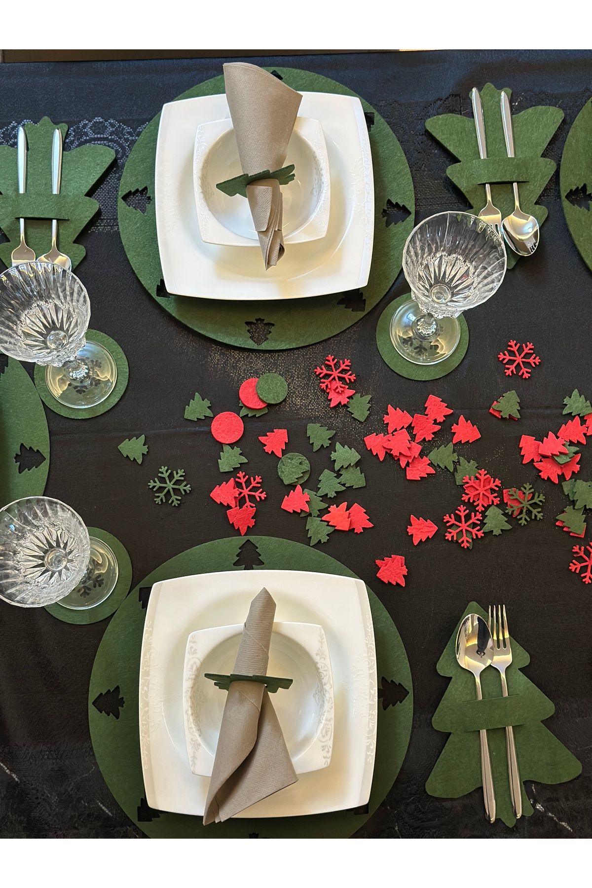 Bellacasa-Green Christmas Themed 12-Person American Serving - Tableware and Dinnerware Set 5