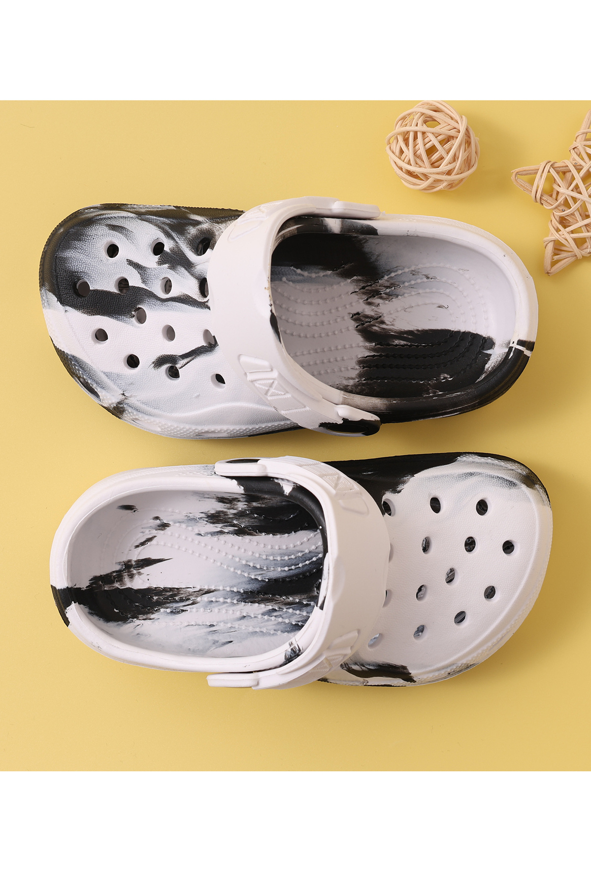 SAPS-Tie Dye Style Clogs -  Black 8