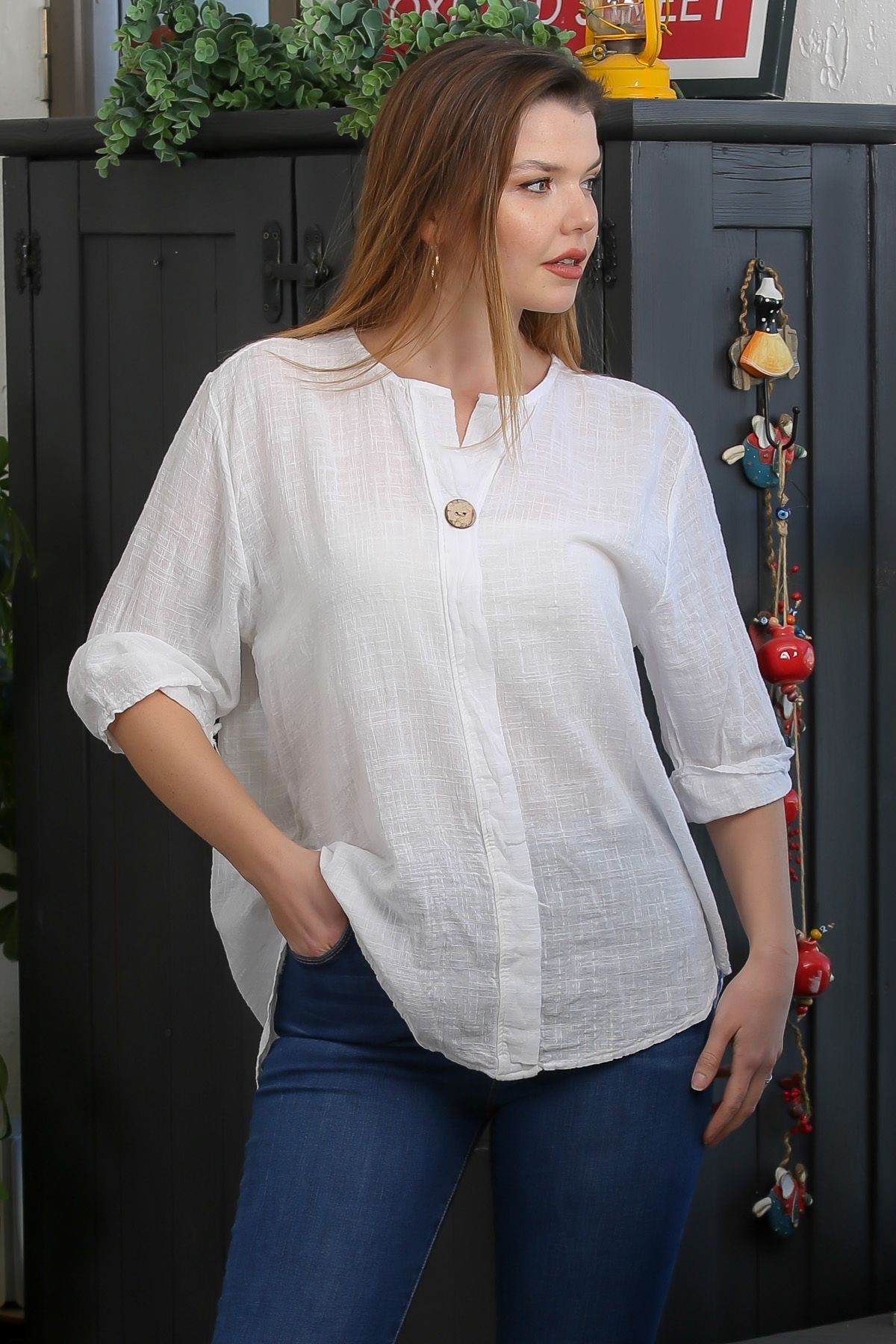 Chiccy-Italian White Placket Collar 3/4 Sleeve Button Casual Linen Blend Woven Blouse 2