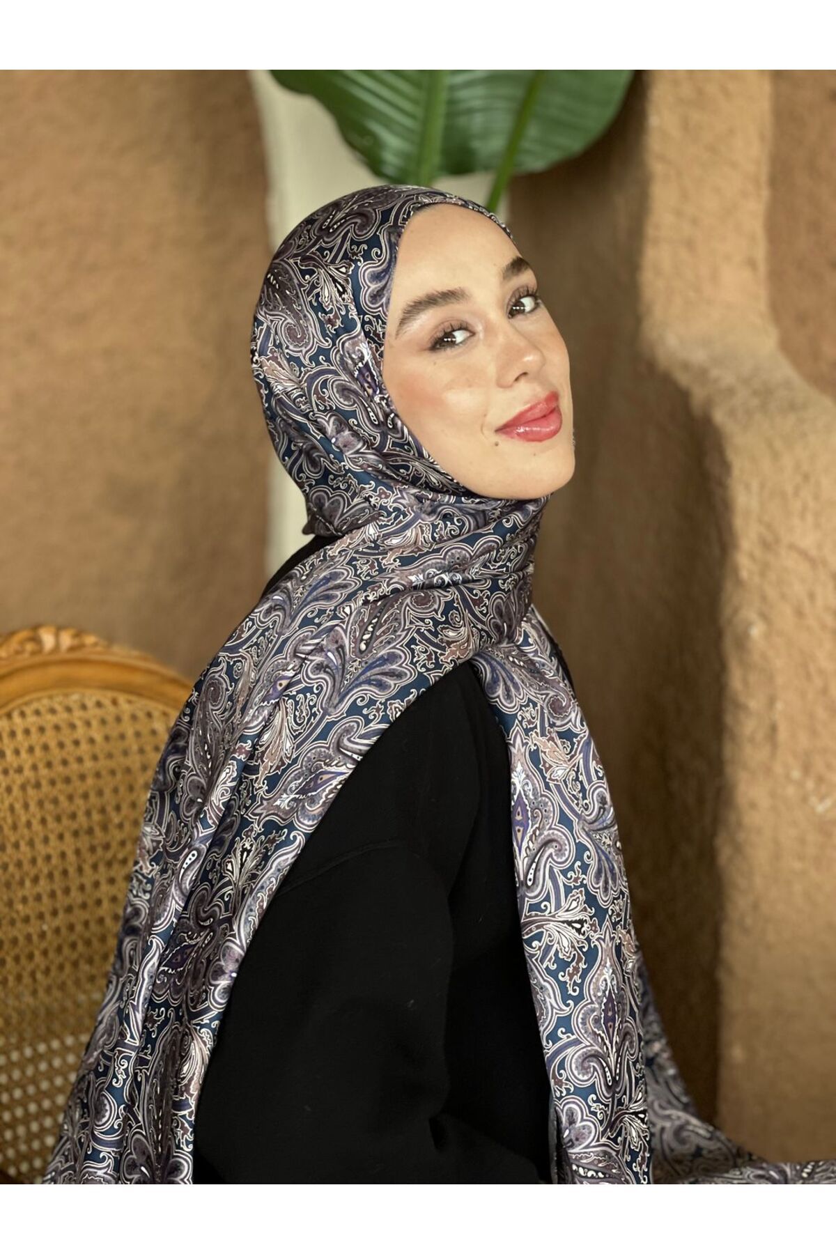 Modakaşmir-Silky Shawl with Persian Pattern 3