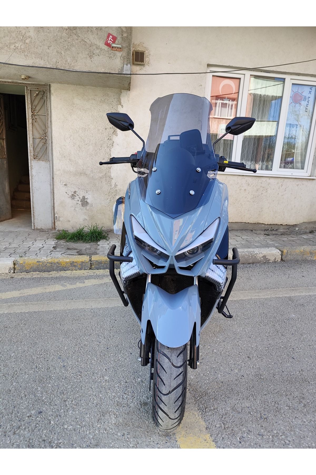 Küba Chia 125 Siperlik Ön Cam 2023-2025 Model 55cm Füme Renkli 4mm KISA SPOR CAM