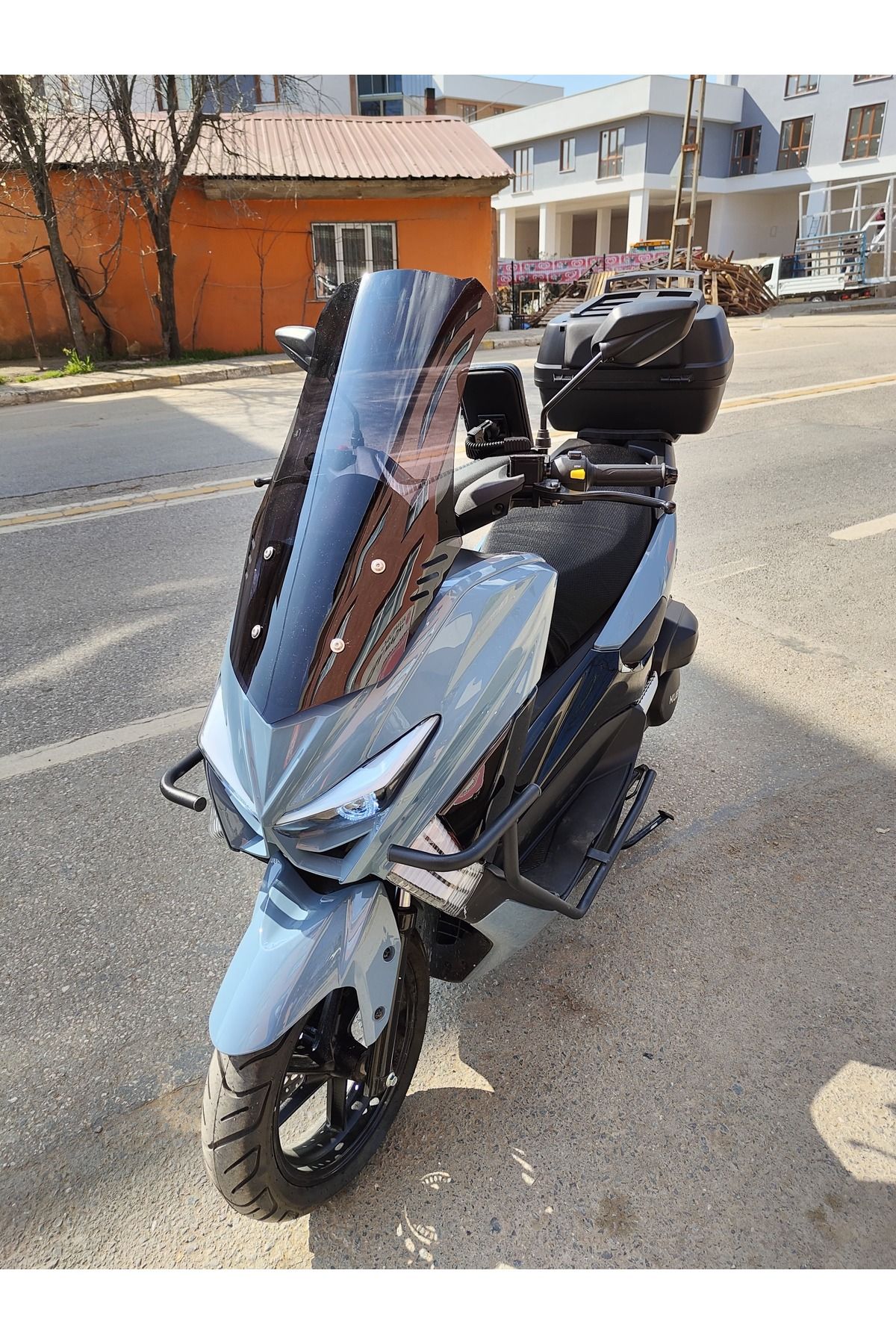 Küba Chia 125 Siperlik Ön Cam 2023-2025 Model 55cm Siyah Renkli 4mm KISA SPOR CAM