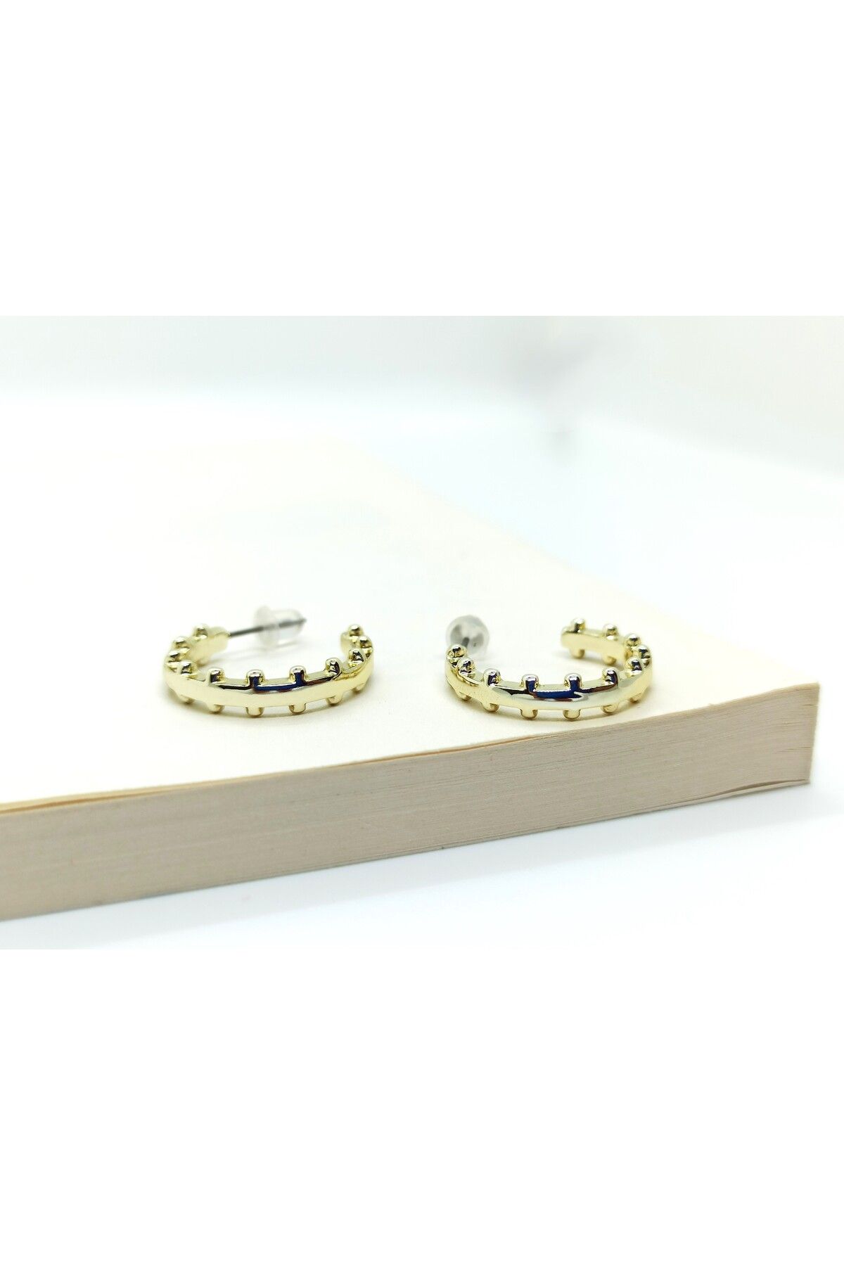 COOL&RELAX-Women's Earring with Gold Slippers 3