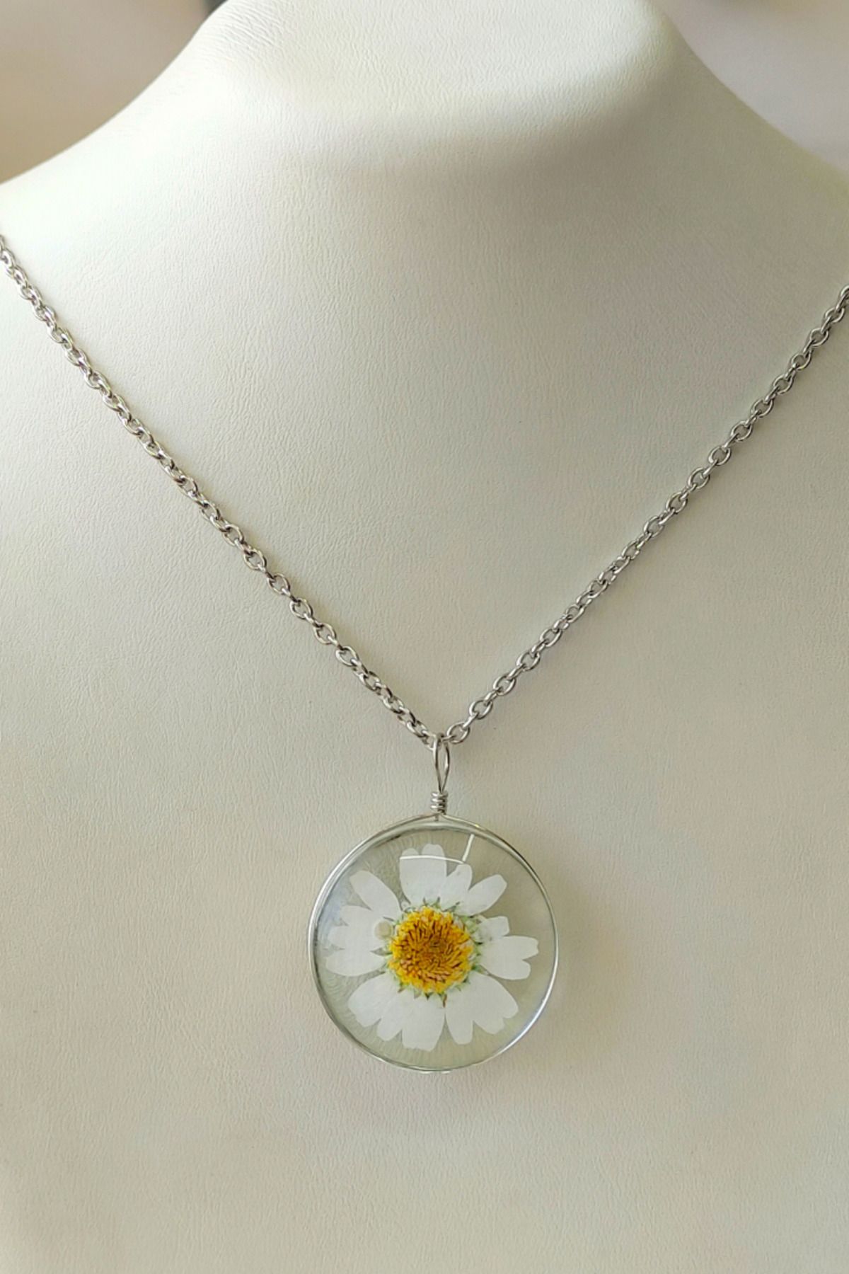 TwinsCollection-Real Dried Daisy Necklace 2