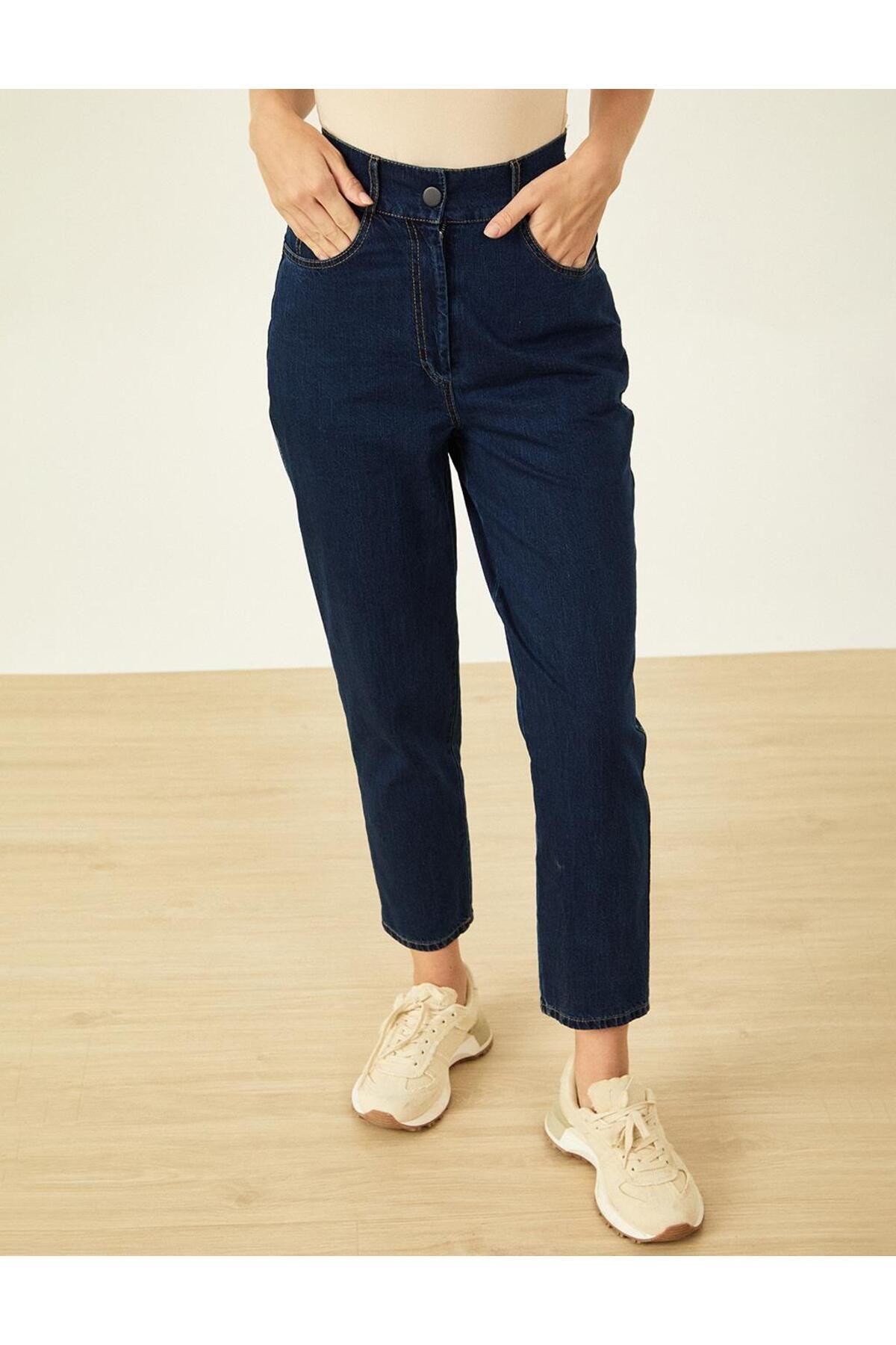 Kayra-Navy Blue Carrot Cut Zippered Denim Trousers 4