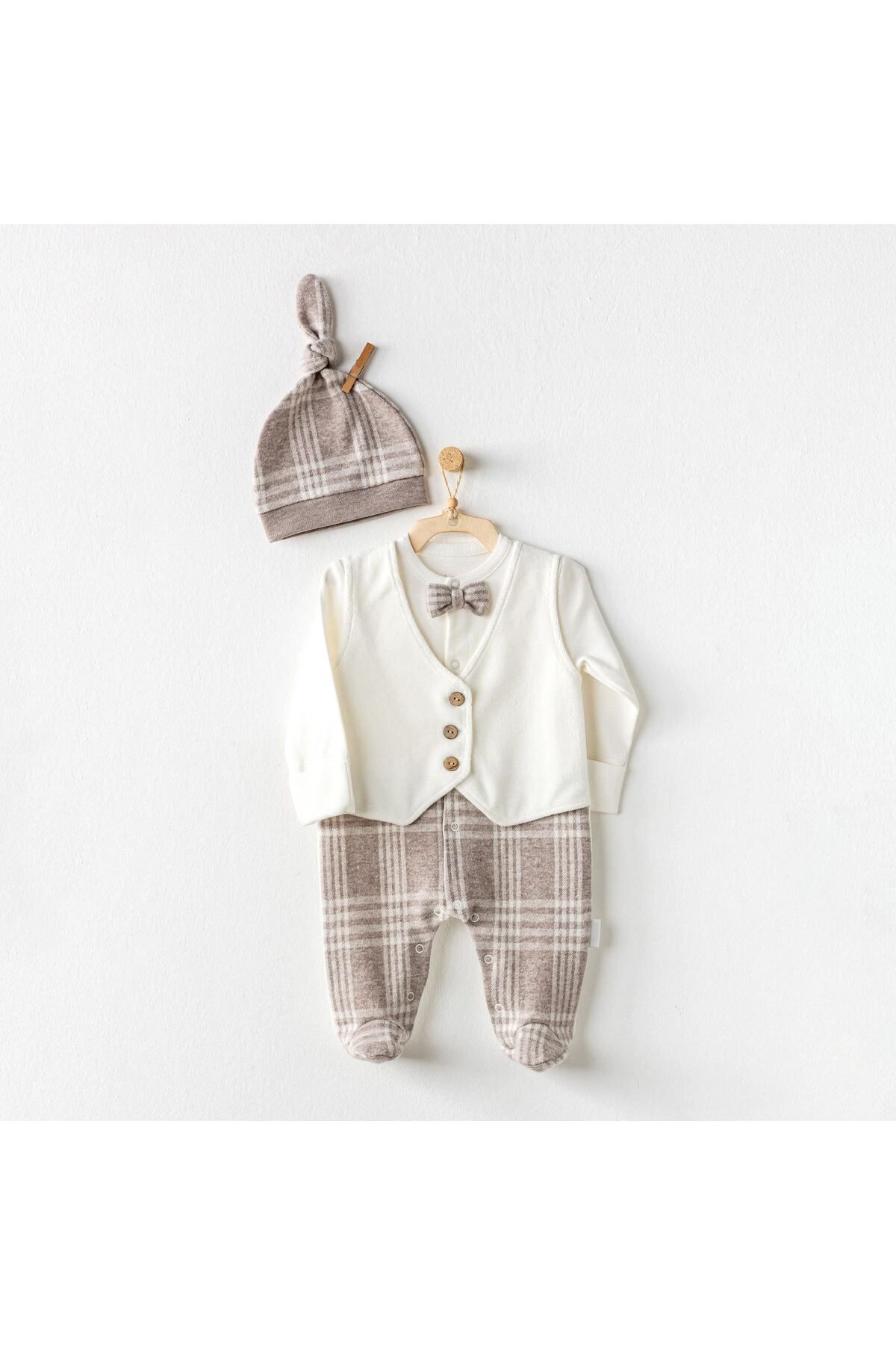 andywawa-Baby Boy Ecru Velvet Romper and Hat - Ac24405 1