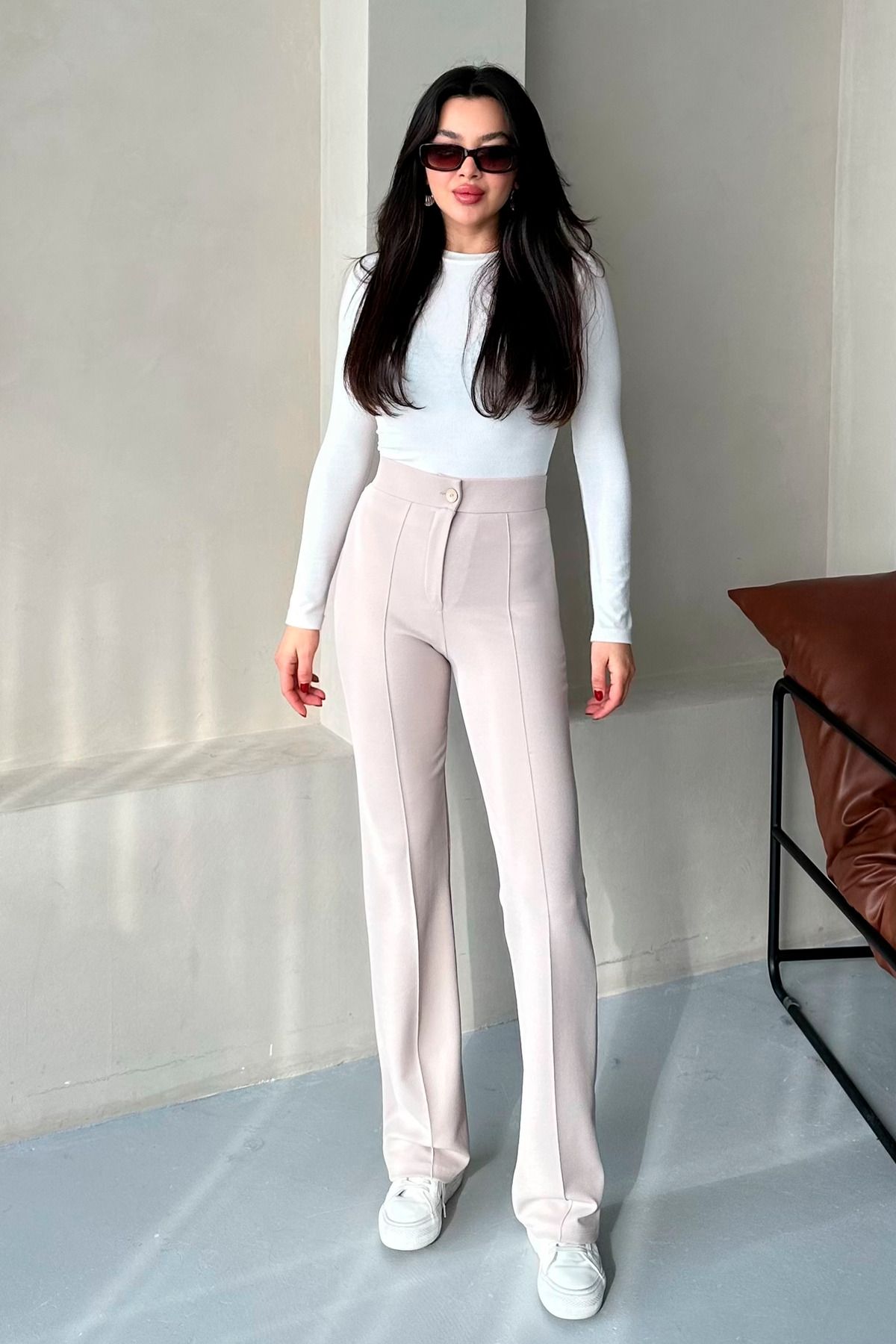 MODAGEN-Beigefarbene Palazzo-Hose aus Lycra mit hoher Taille für Damen 4