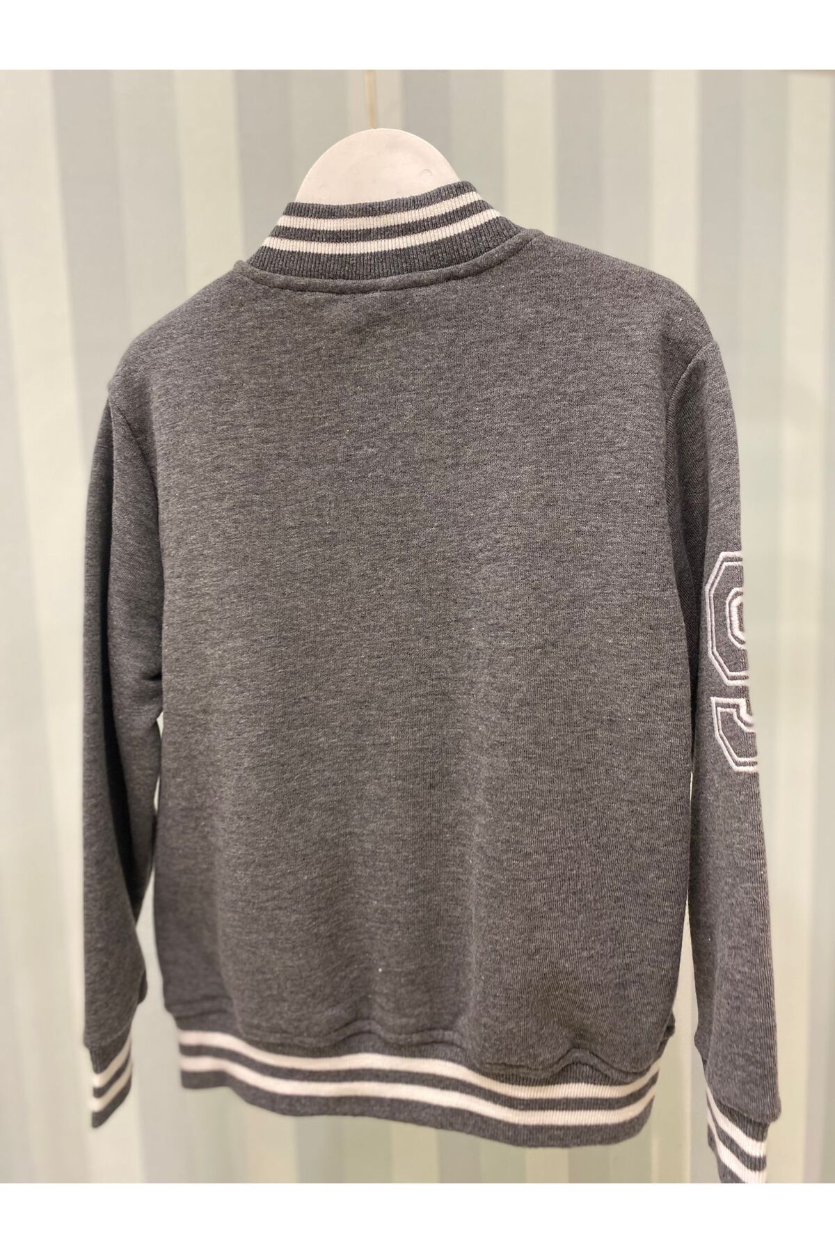 lesenjoyclothes-جاكيت - رمادي - مقاس عادي 2