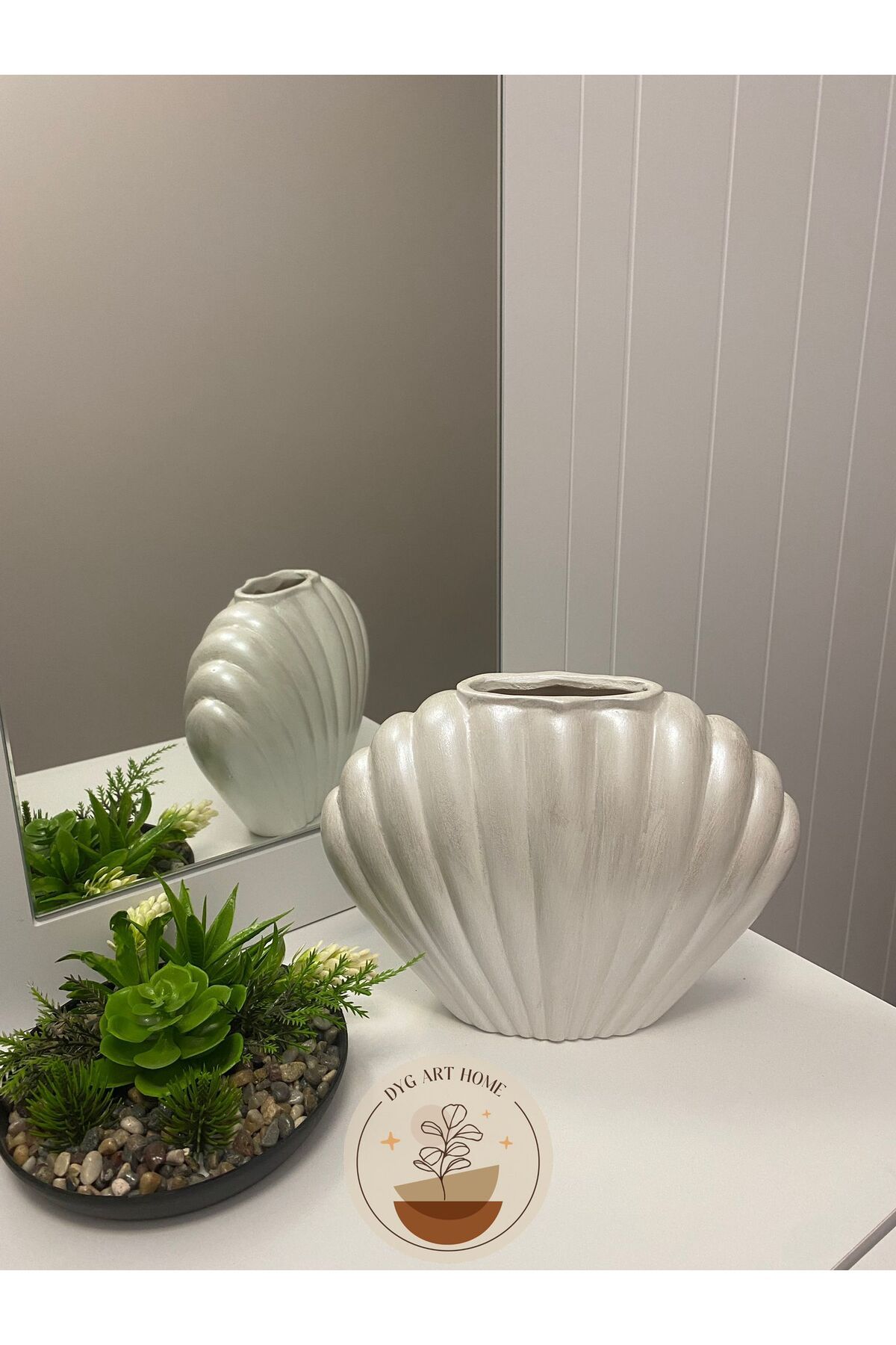 DygArtHome-White Ceramic Mussel Vase - 17X22 cm 2