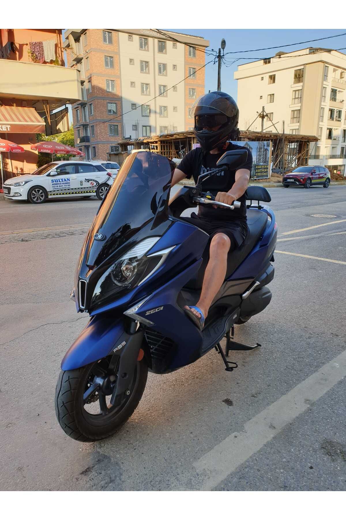 Kymco Downtown 250i Siperlik Ön Cam 2016 2025 Model 61cm siyah Renkli 4mm